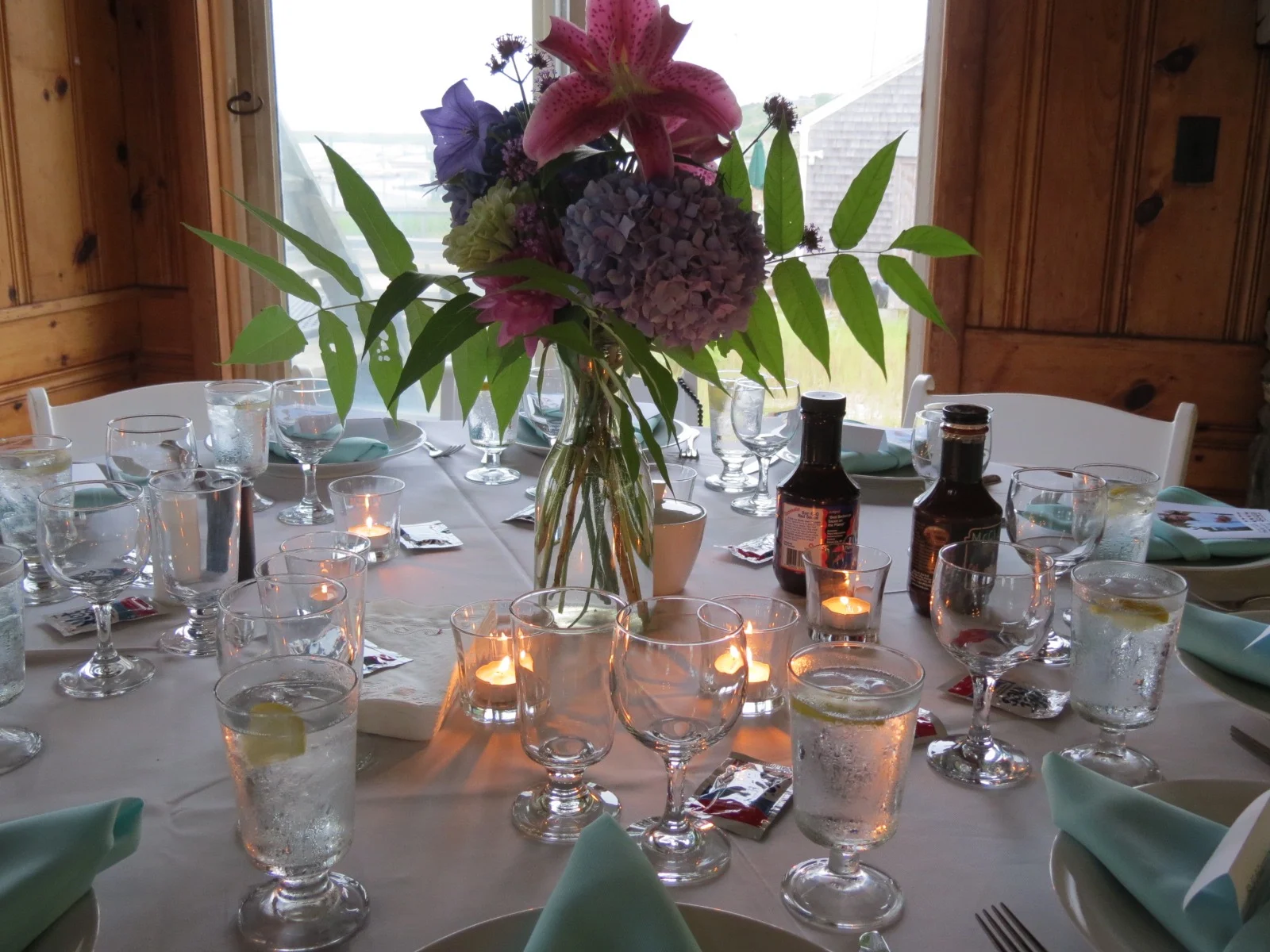 Join us for an elegant dinner of Smoked meats and other delicious & vegetarian things!