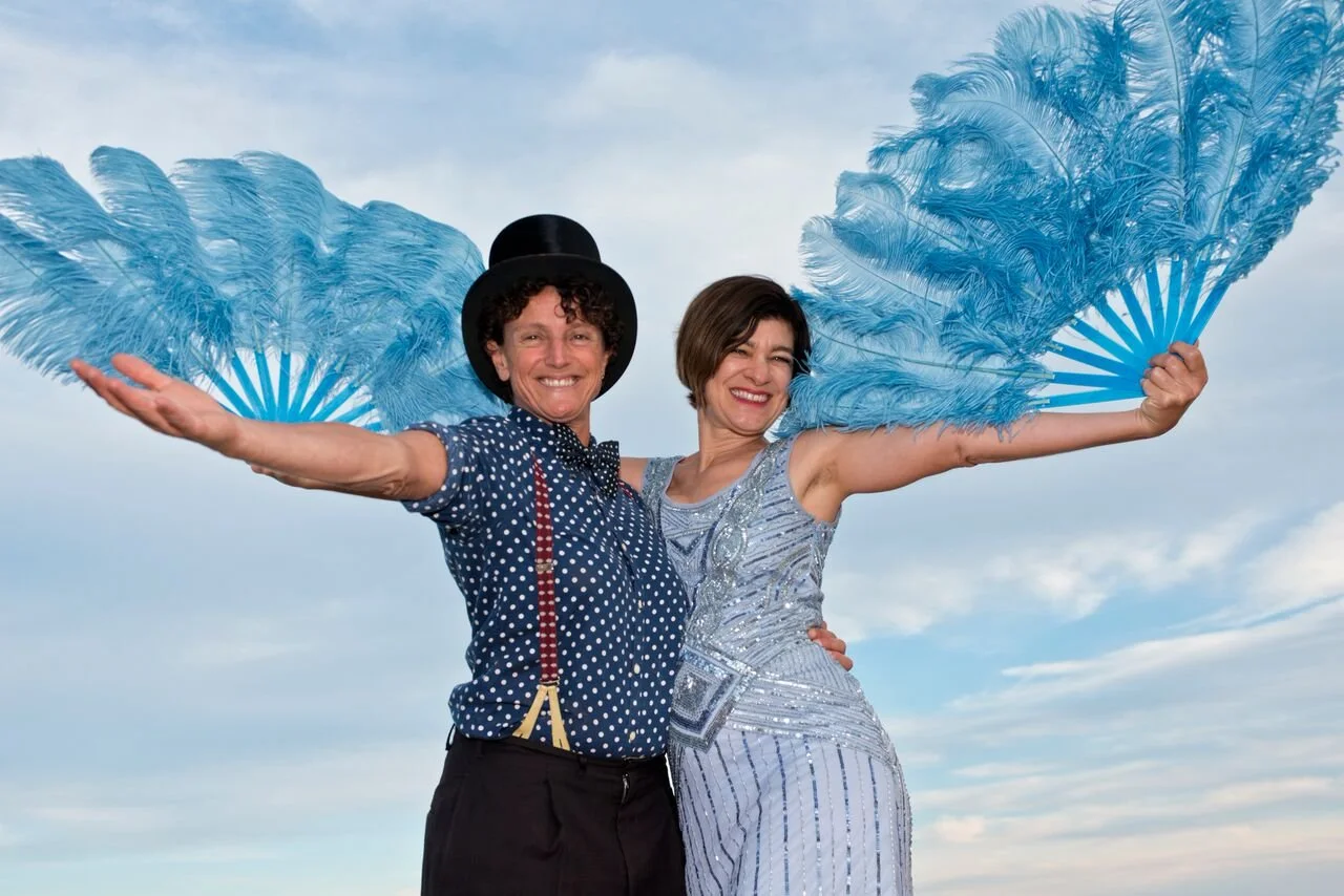 Zoe Lewis &amp; the Souvenirs