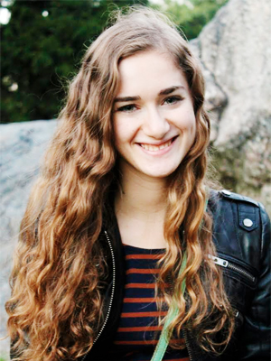 Sarah Berlinger NSF Graduate Research Fellow 3rd year graduate student B.S. Columbia University, 2016 E: sarah_berlinger(at)berkeley.edu Sarah is co-advised by Adam Weber at LBNL. Her current work focuses on understanding porous electrode formation for application in fuel cells and Li-ion batteries. She also enjoys photography, hiking, and making ice cream.