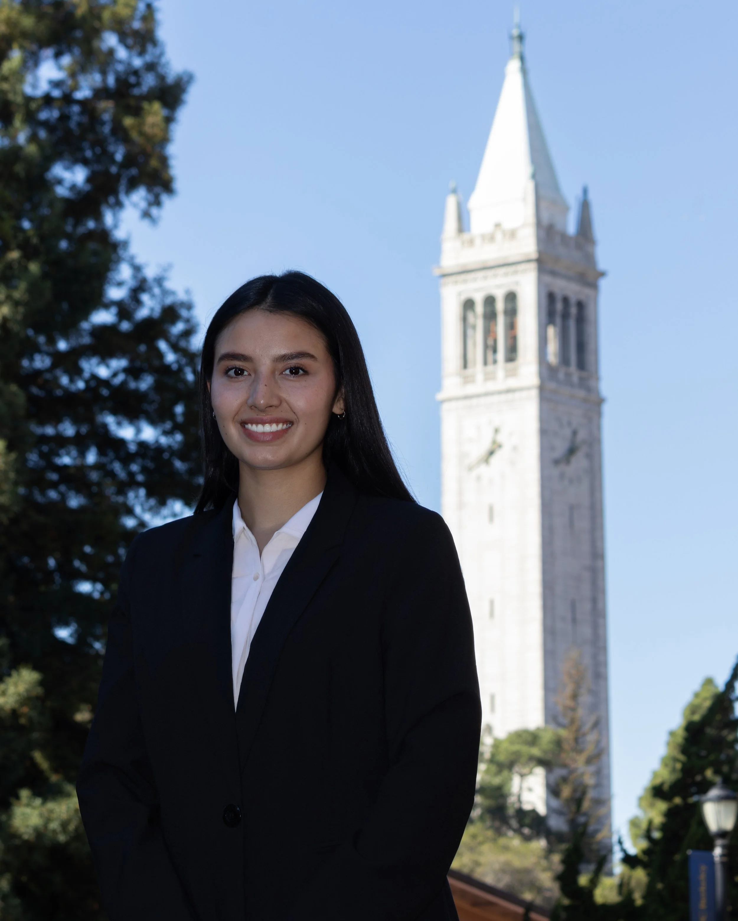   Catalina Bello  Junior, Chemical Engineering  Catalina works with Feben and Ning to study sodium plating and stripping phenomena. In her free time, she enjoys gardening, trying different cuisines, and exploring botanical gardens. 