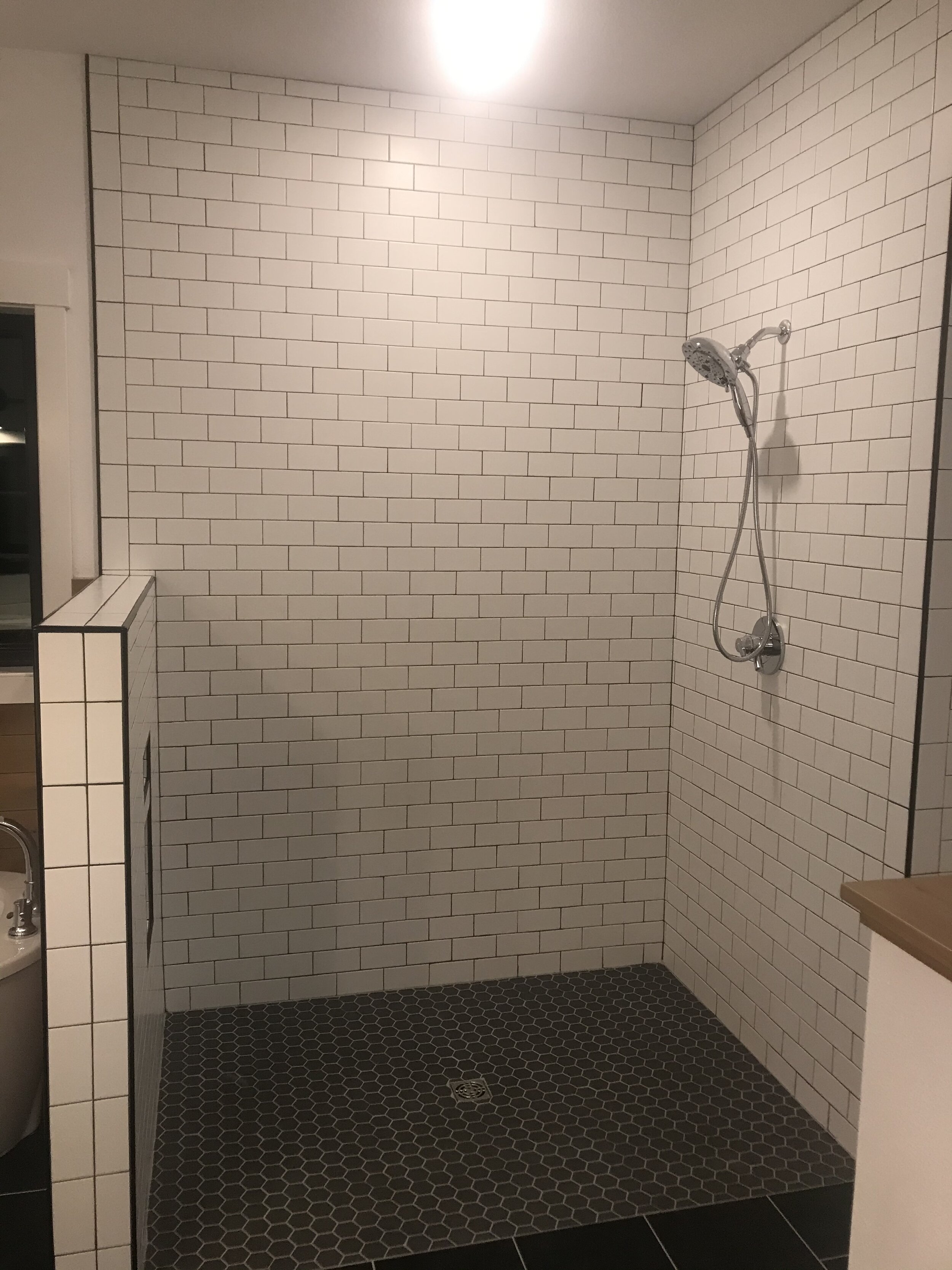 Yasgar tiled shower (2).jpg