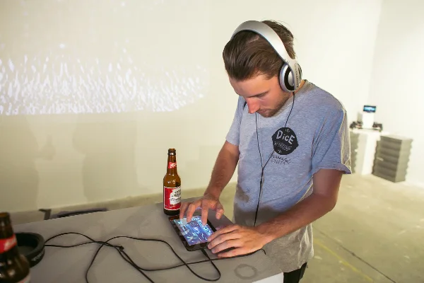  Flume ‘Deluxe Edition’ Album launch at 107 ProjectsIntel and Flume app from “Intelligent Sounds” was used at the Flume launch event. The full song from this campaign was also launched here: Flume - The Greatest View (feat. Isabella Manfredi)