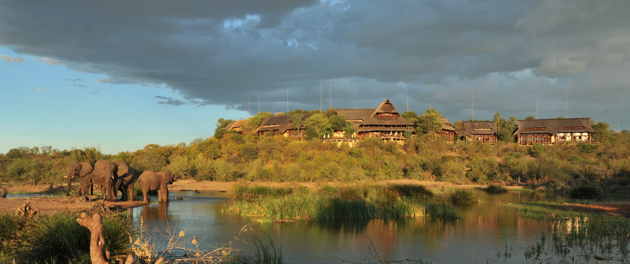 Victoria_Falls_Safari_Lodge_.JPG