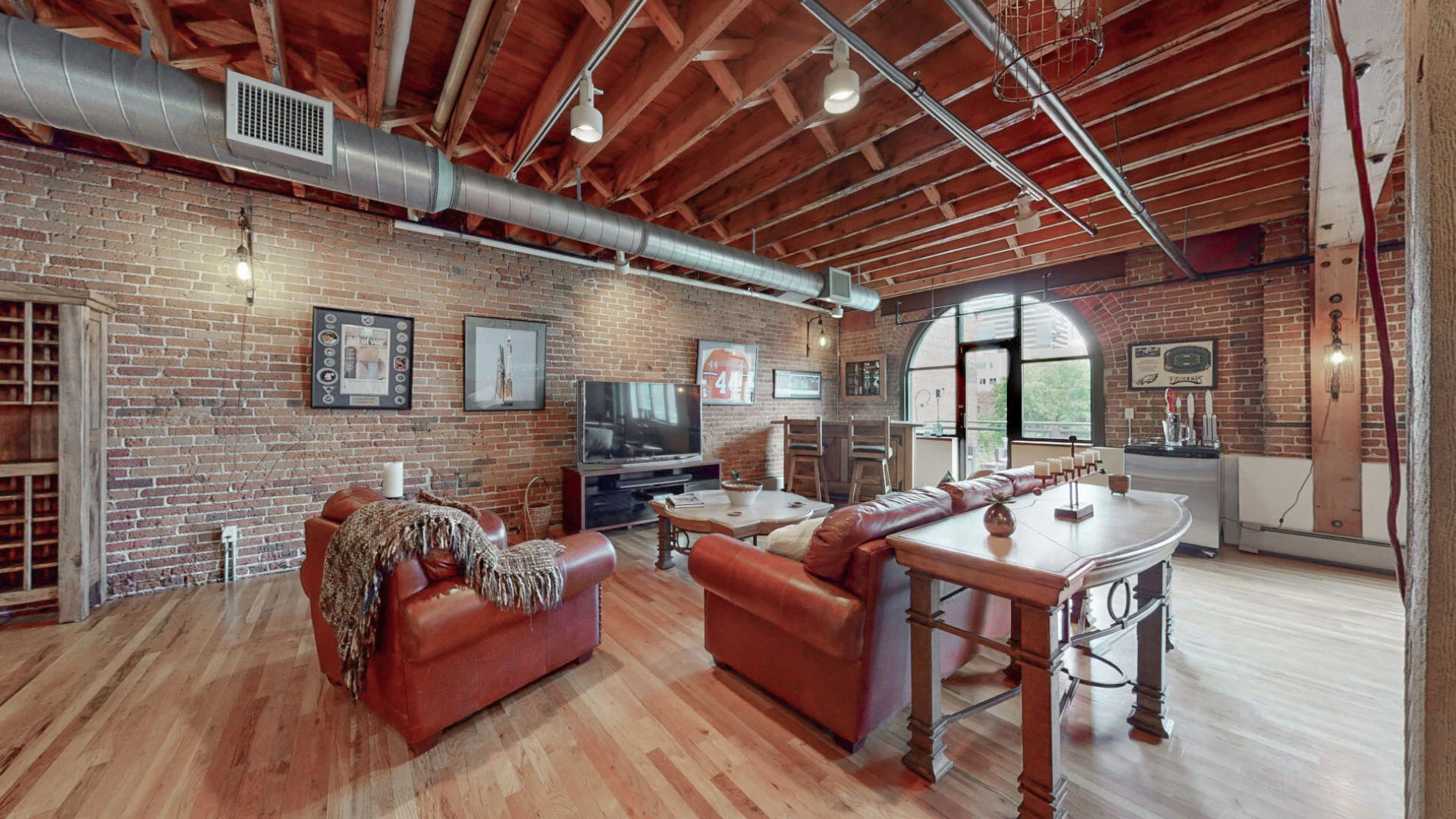 06 -Livingroom0.jpg