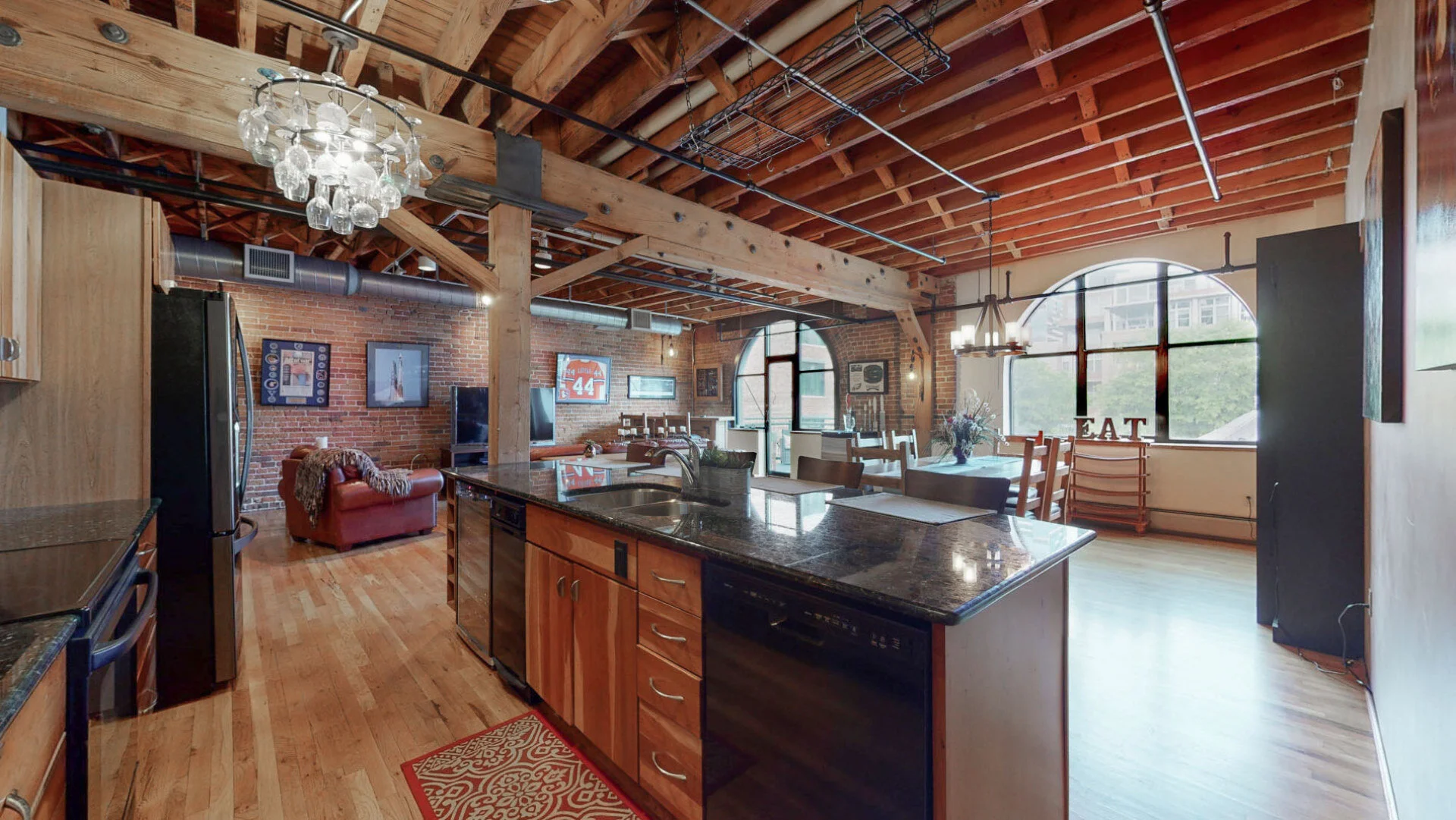 12 - Kitchen.jpg