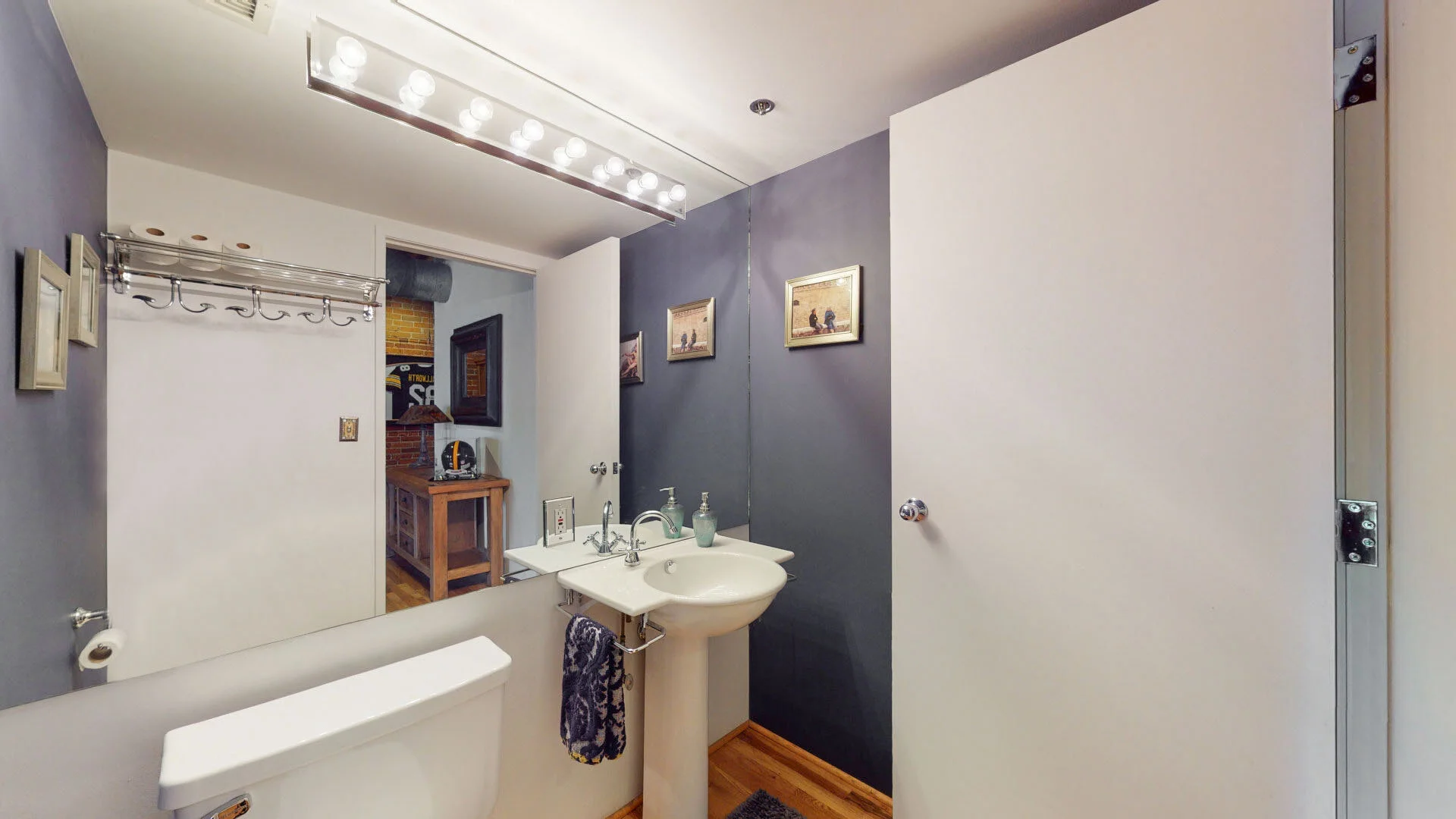 15 - Bathroom 1.jpg
