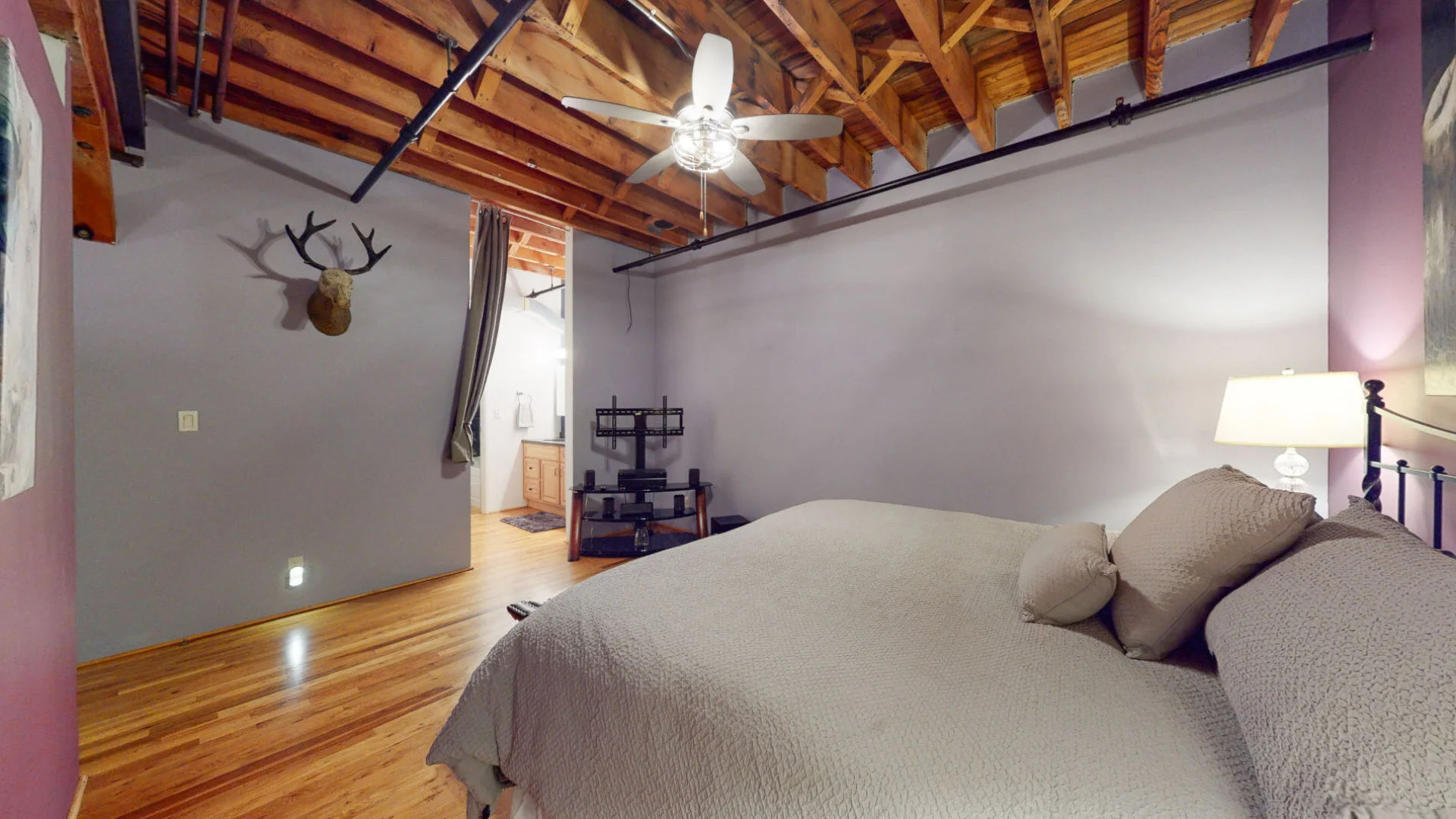 17 - Room 1.jpg