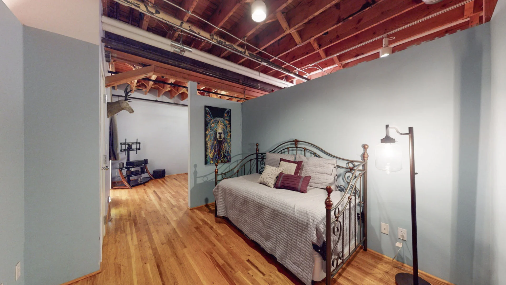 19 - Room 2.jpg