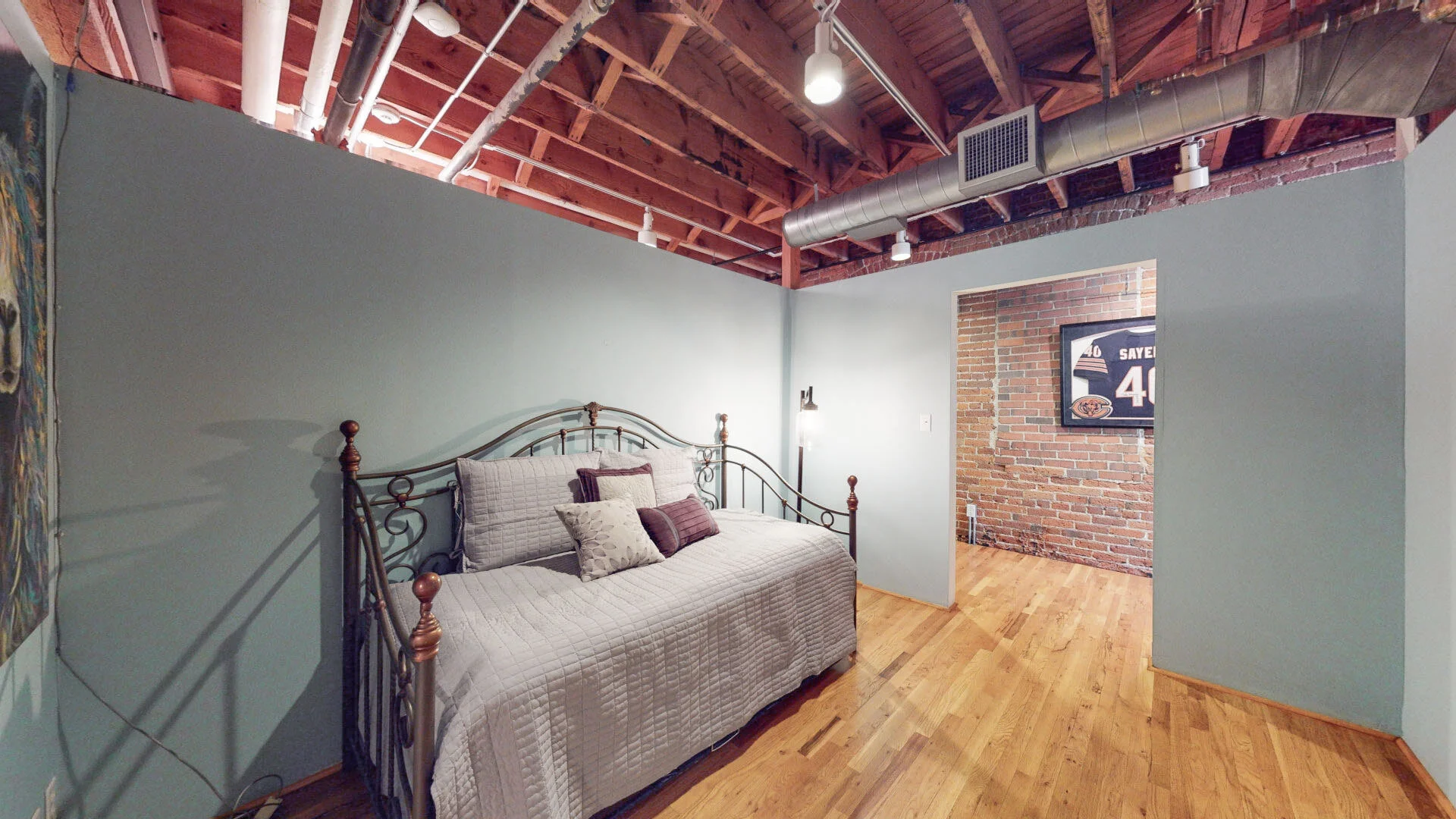 20 - Room 2.jpg