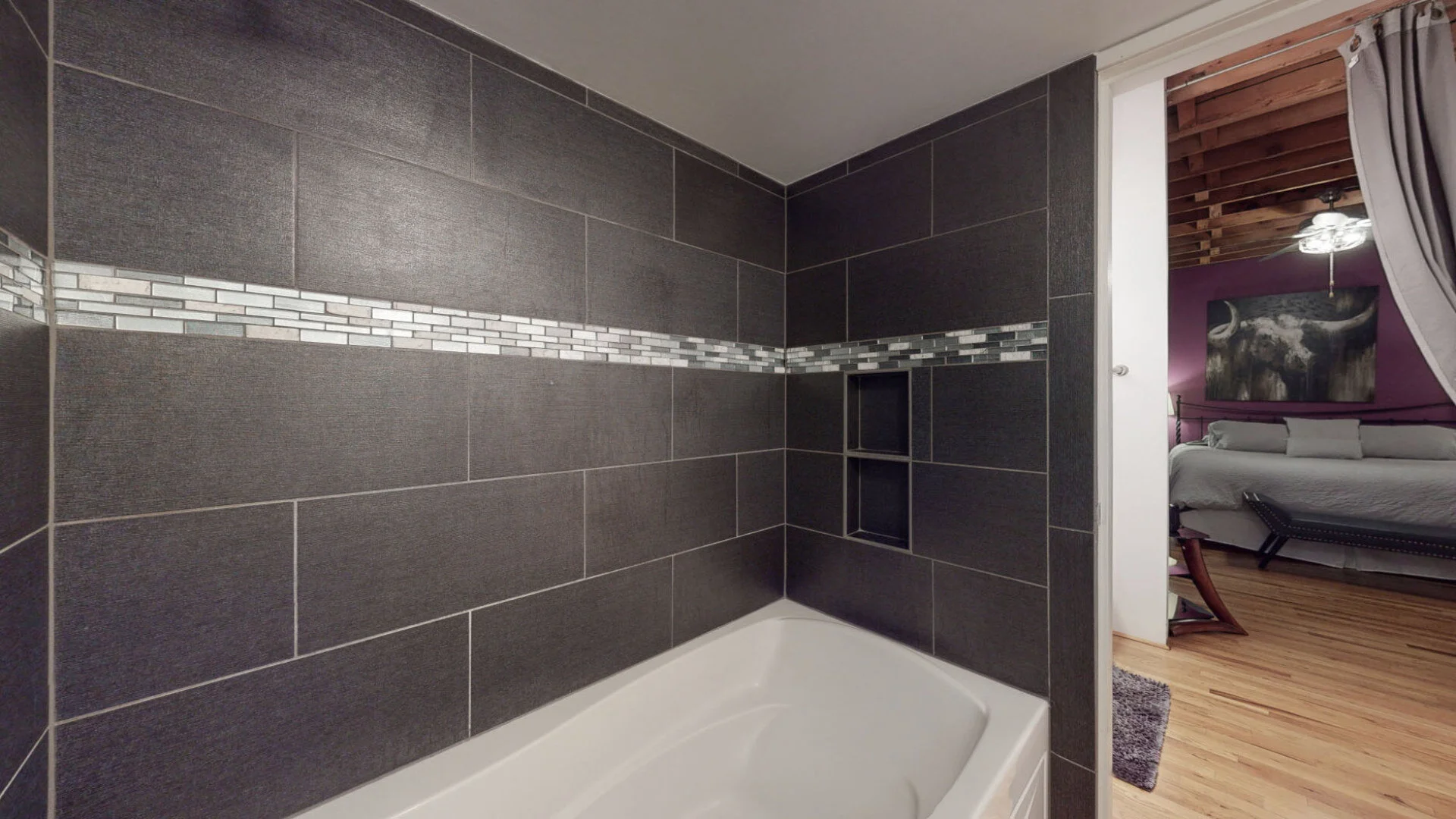 22 - Bathroom 2.jpg