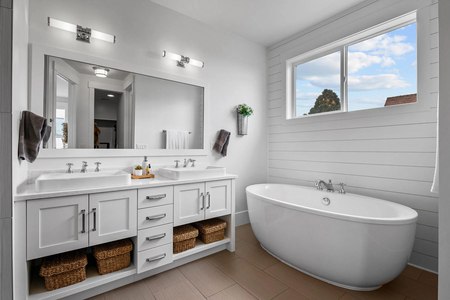 6854 Carr St Arvada CO 80004 USA-035-040-Upper Level Primary Bathroom-MLS_Size.jpg