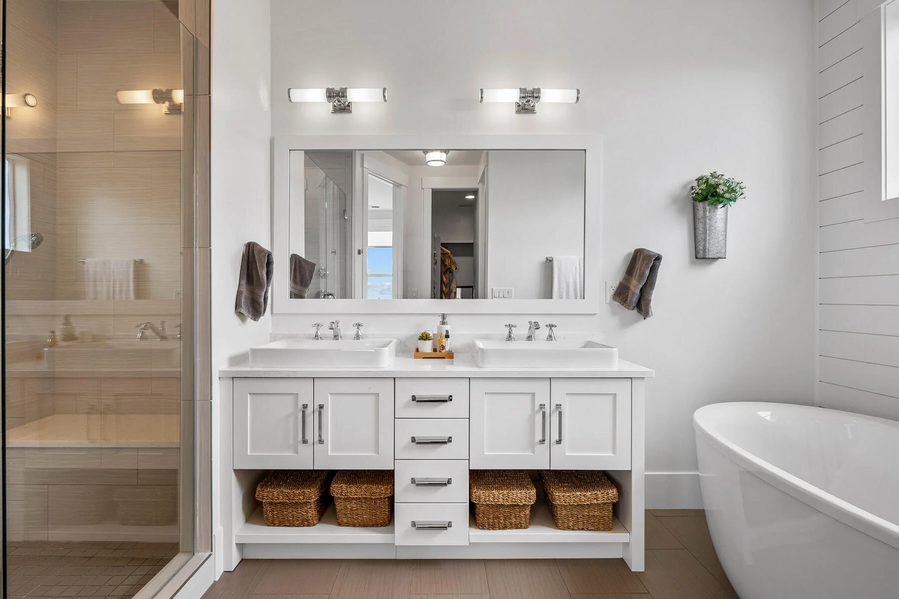 6854 Carr St Arvada CO 80004 USA-036-042-Upper Level Primary Bathroom-MLS_Size.jpg