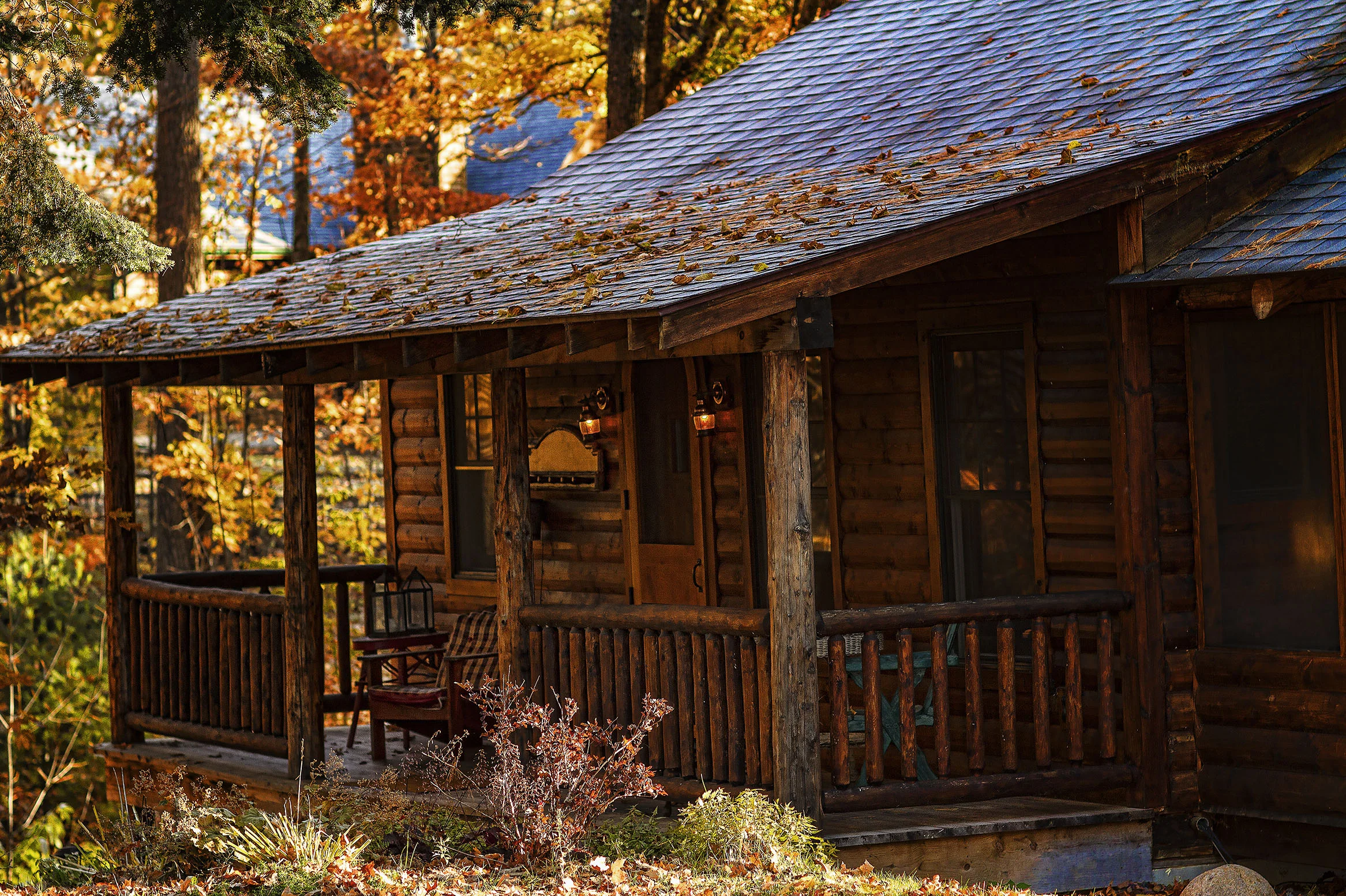 SpideLakeLodgeCabin.jpg