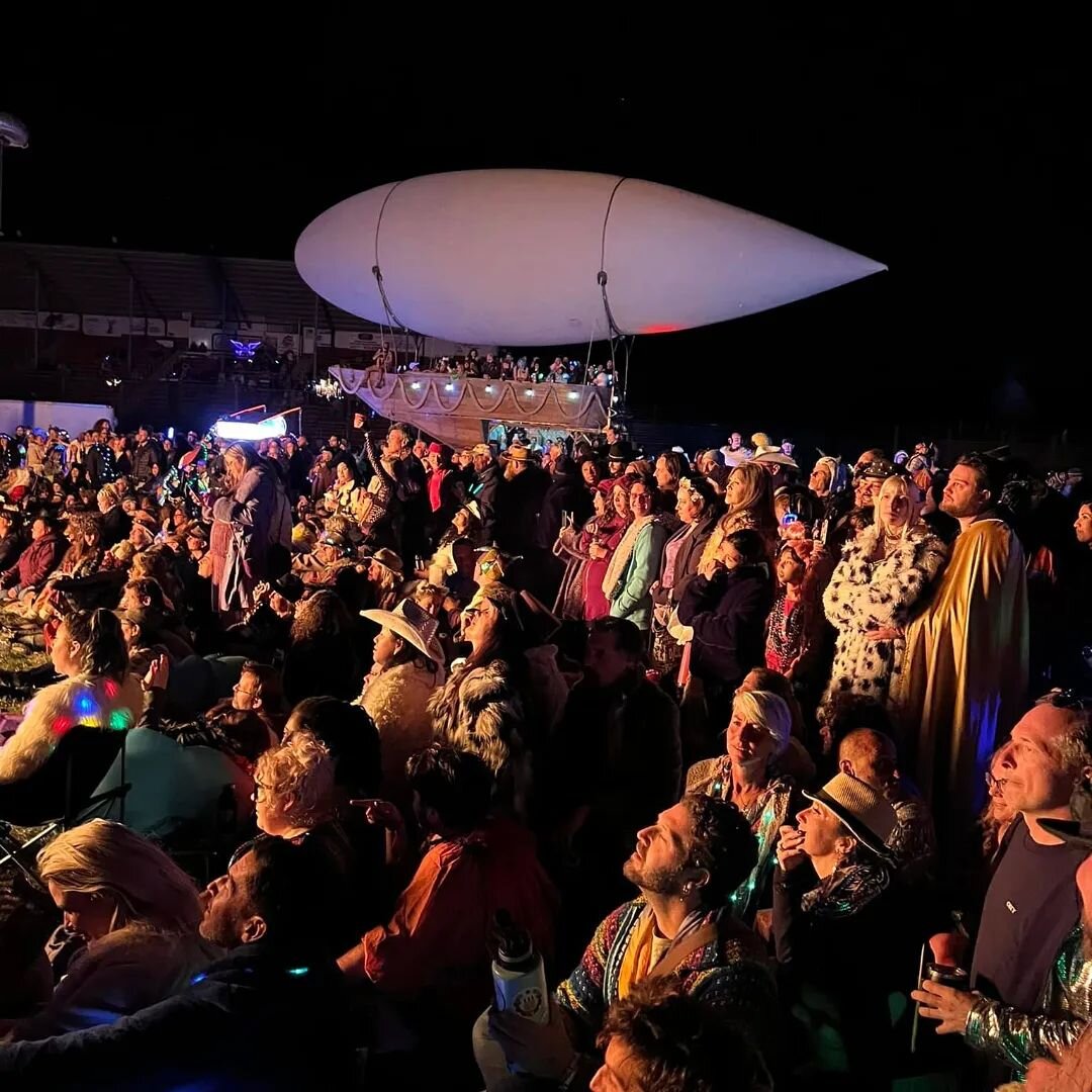 We're all buzzzzzing from two extraordinary Airpusher Collective experiences: Seas The Day with @flaminglotusgirls (which SOLD OUT!) and bringing the airship to the UnSCruz regional Burning Man event.
.
.
SEAS THE DAY - What a NIGHT!! Our community c
