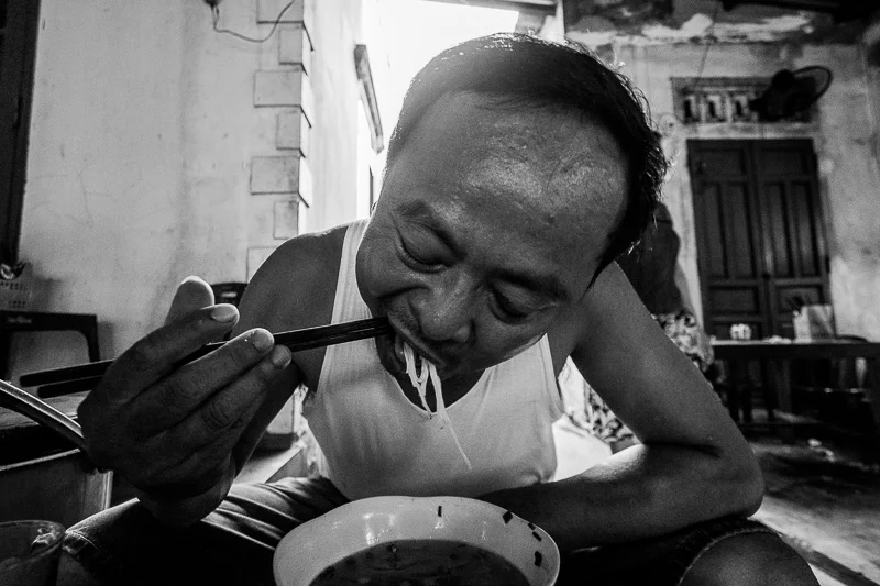 Eating Noodles-6991.jpg