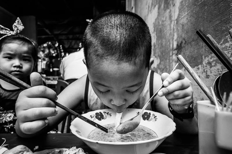 Eating Noodles-7059.jpg