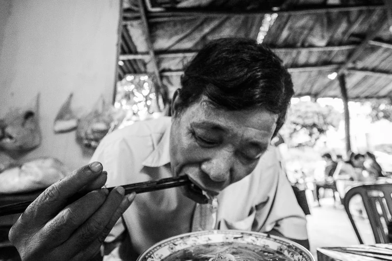 Eating Noodles-7004.jpg