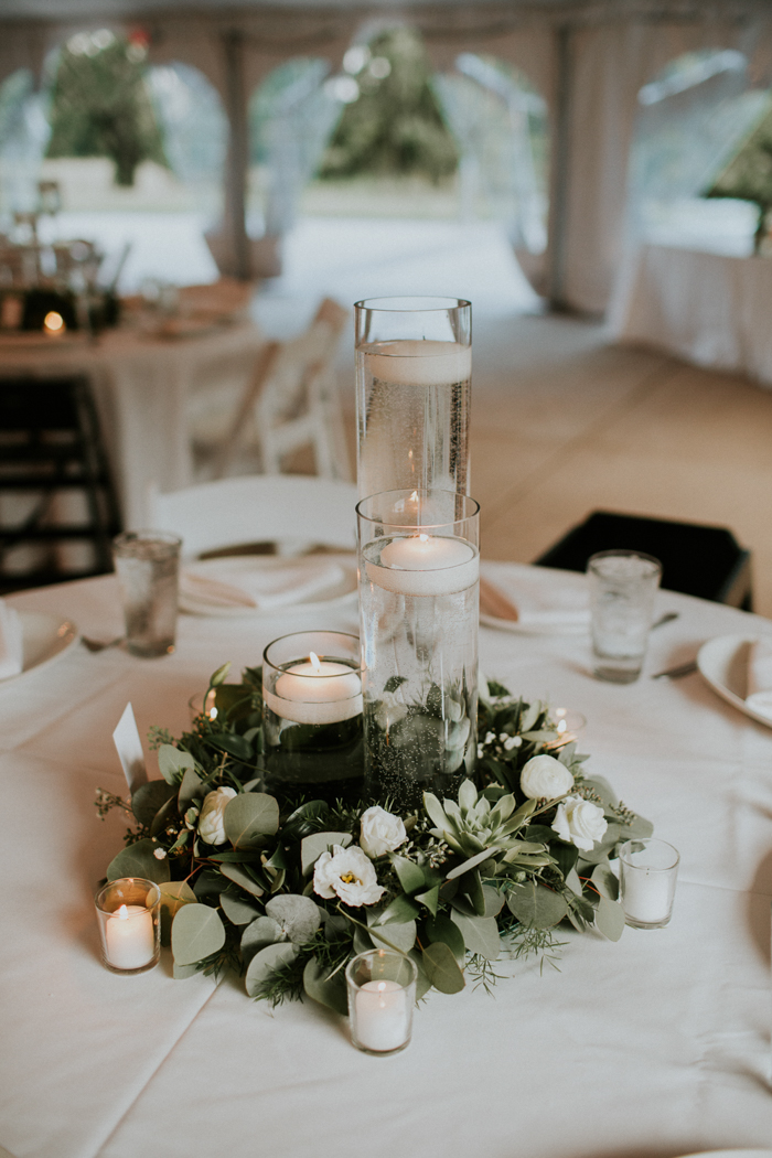 Image Credit: Lauren Louise Photography via JuneBug Weddings