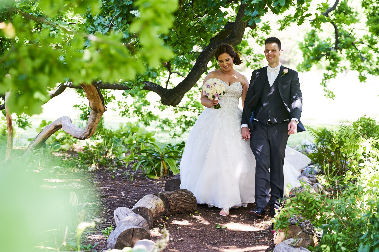 bride and groom carrick hill adelaide