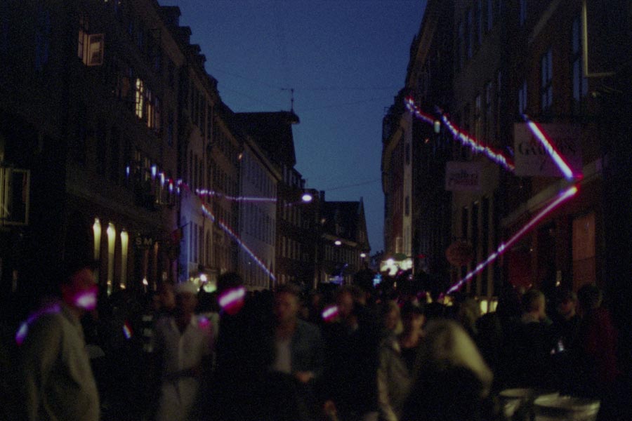 a_olesen_looking_past_28.jpg