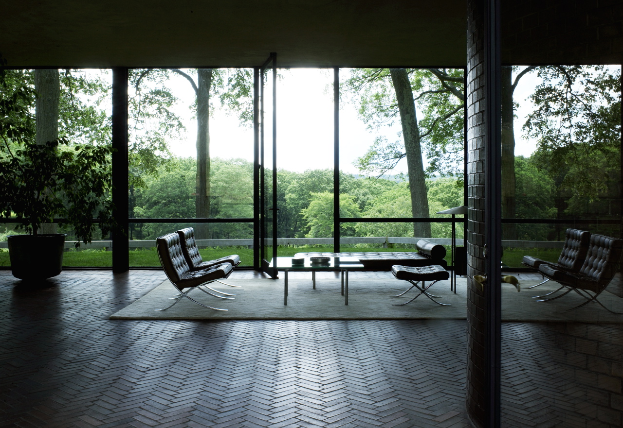  glass house  design: philip johnson 