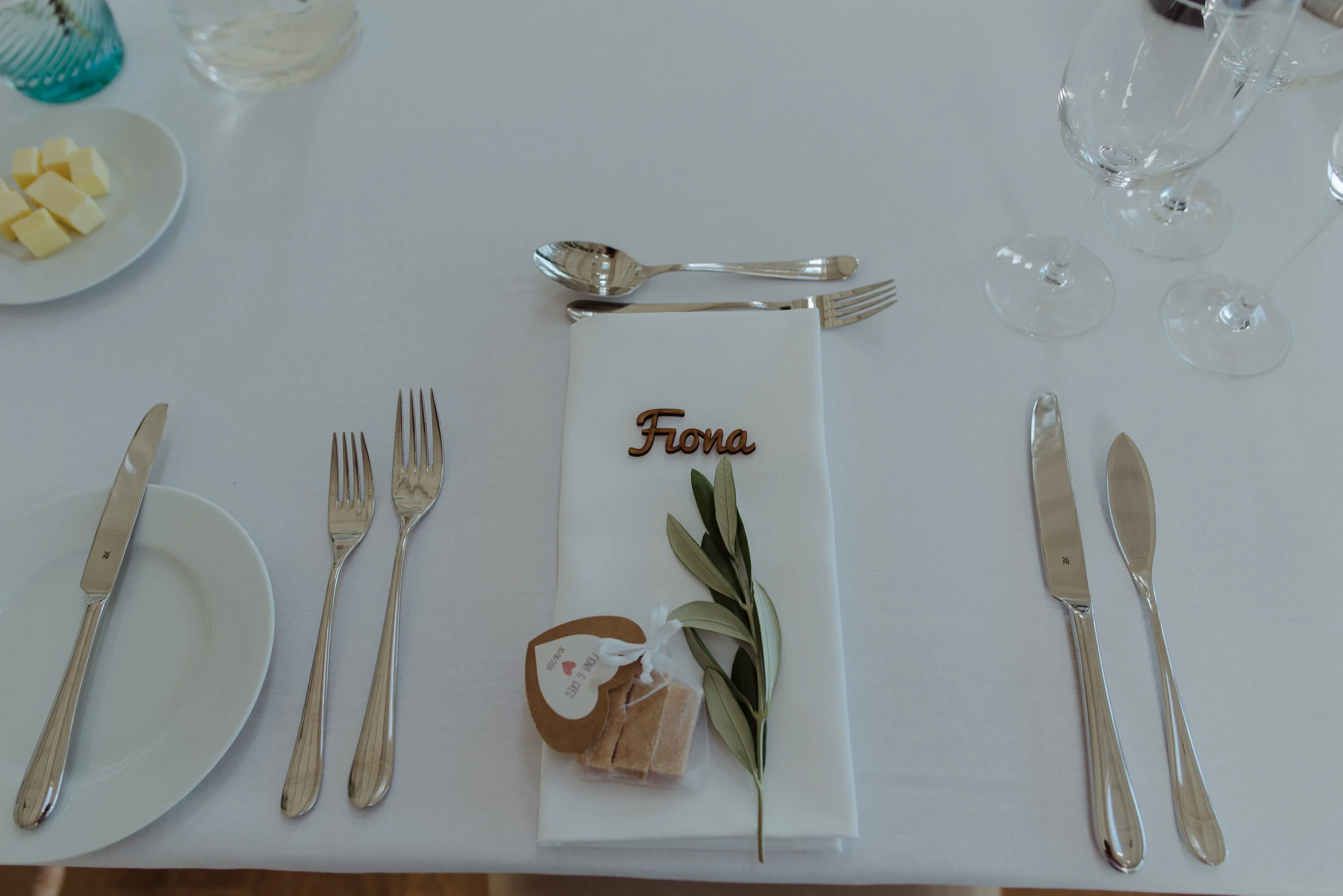 white wild flower wedding (12).jpg