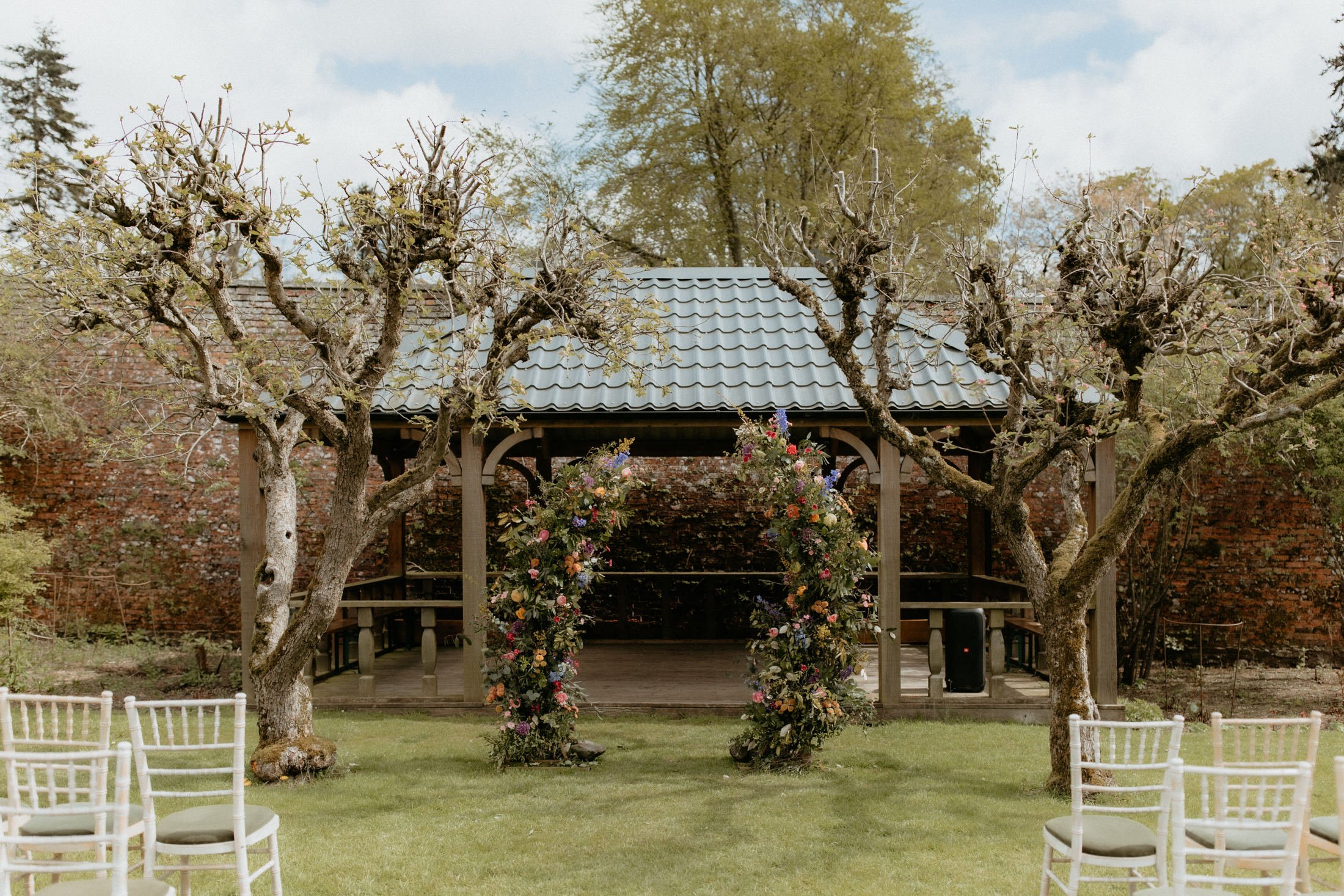 Colourful spring wedding flowers the byre inchyra (3).jpg