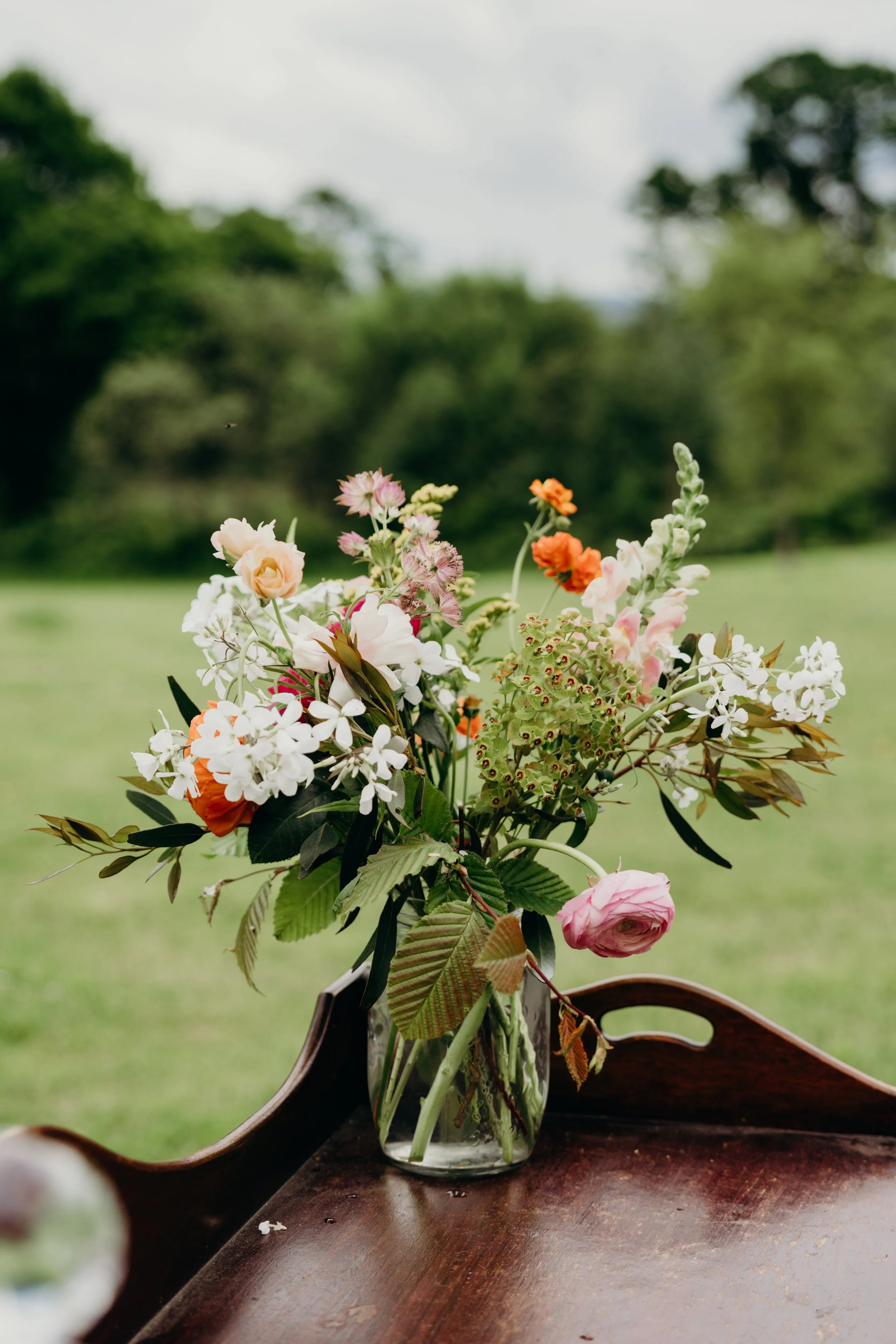 modern rustic flowers carrick castle wedding (2).jpg