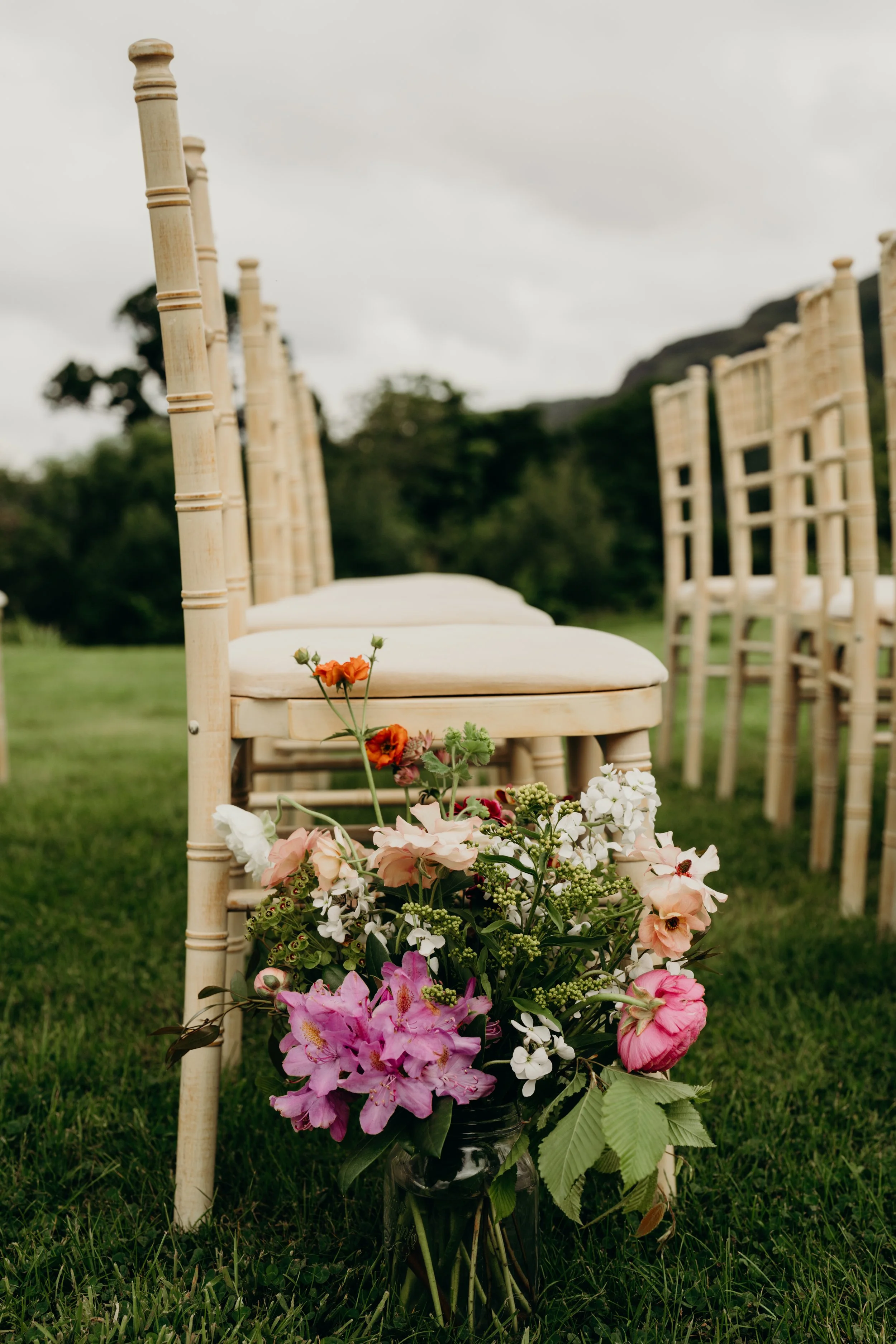 modern rustic flowers carrick castle wedding (12).jpg