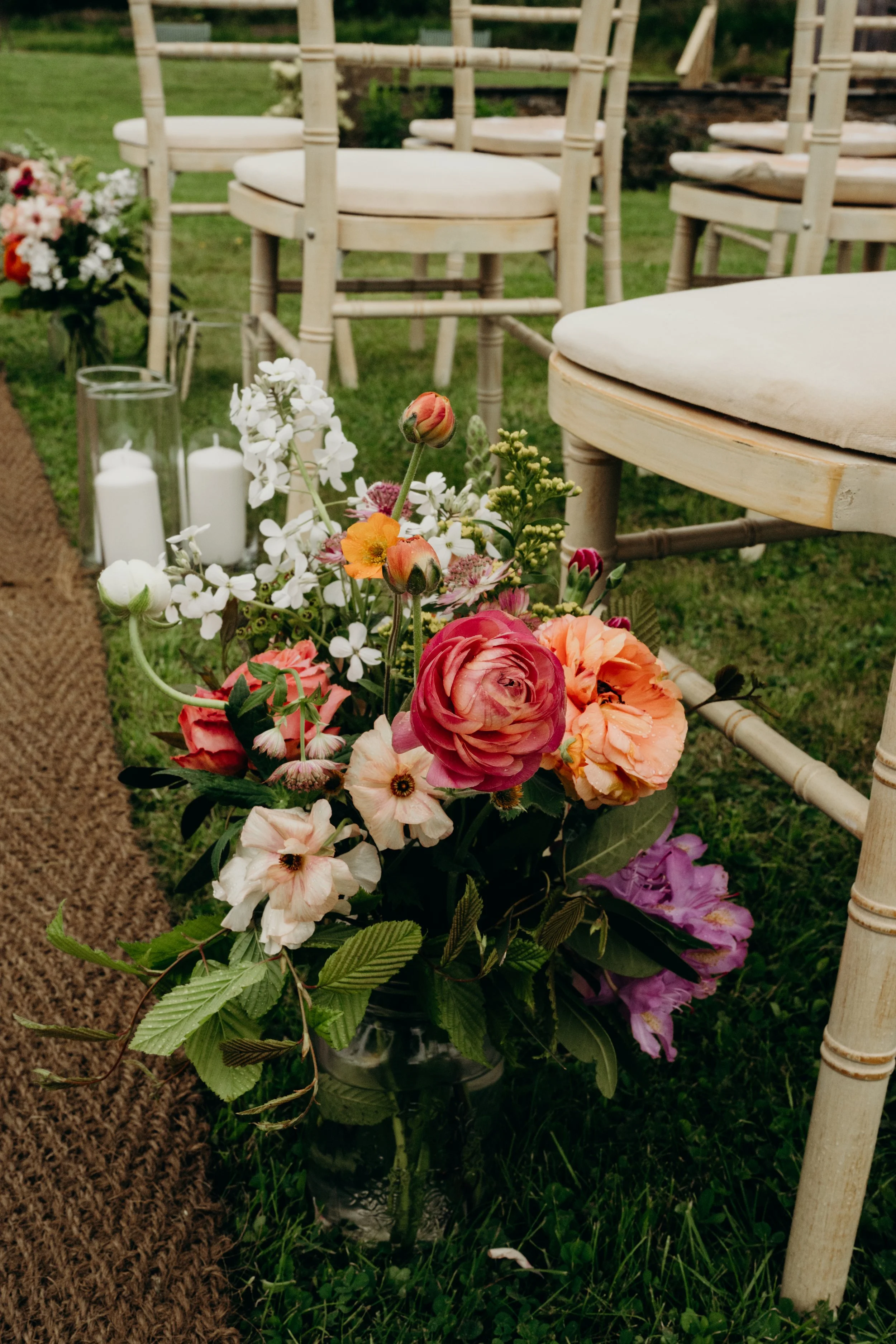 modern rustic flowers carrick castle wedding (13).jpg