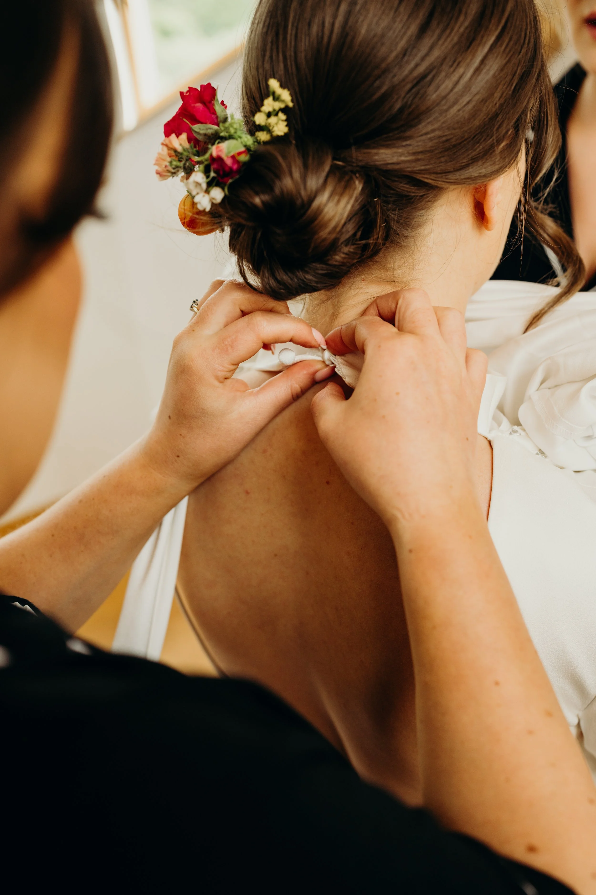 modern rustic flowers carrick castle wedding (7).jpg