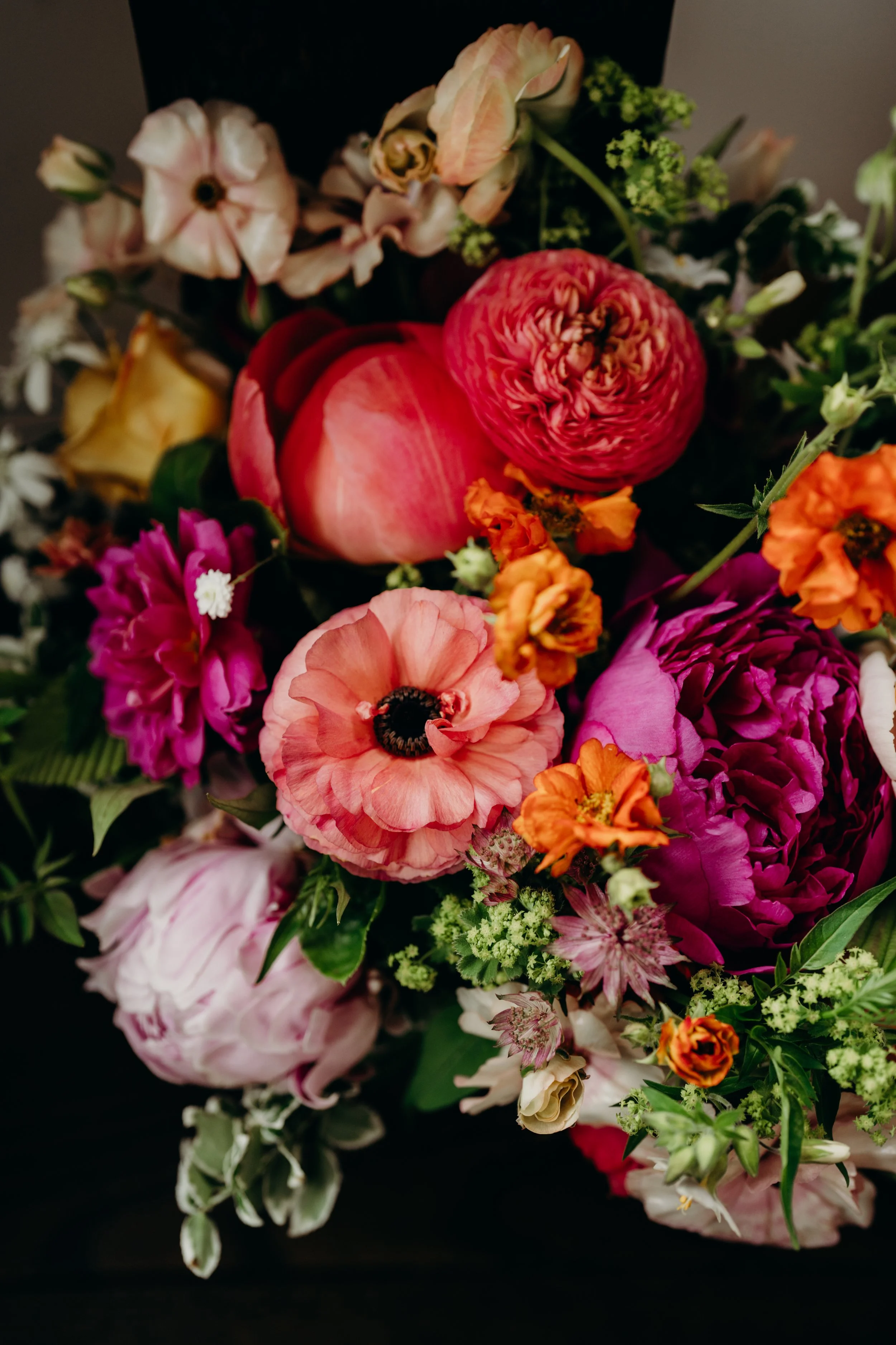 modern rustic flowers carrick castle wedding (10).jpg