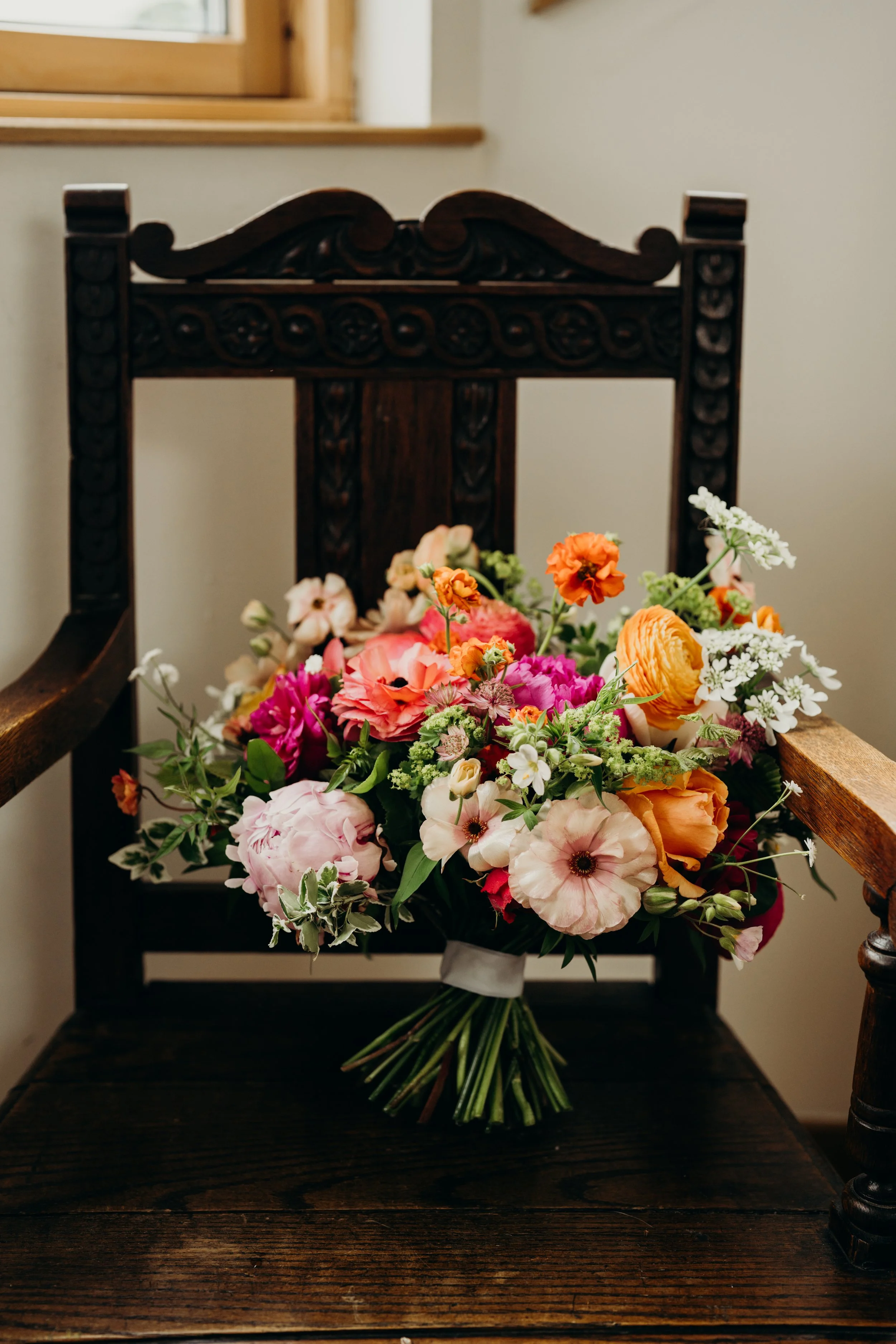 modern rustic flowers carrick castle wedding (11).jpg