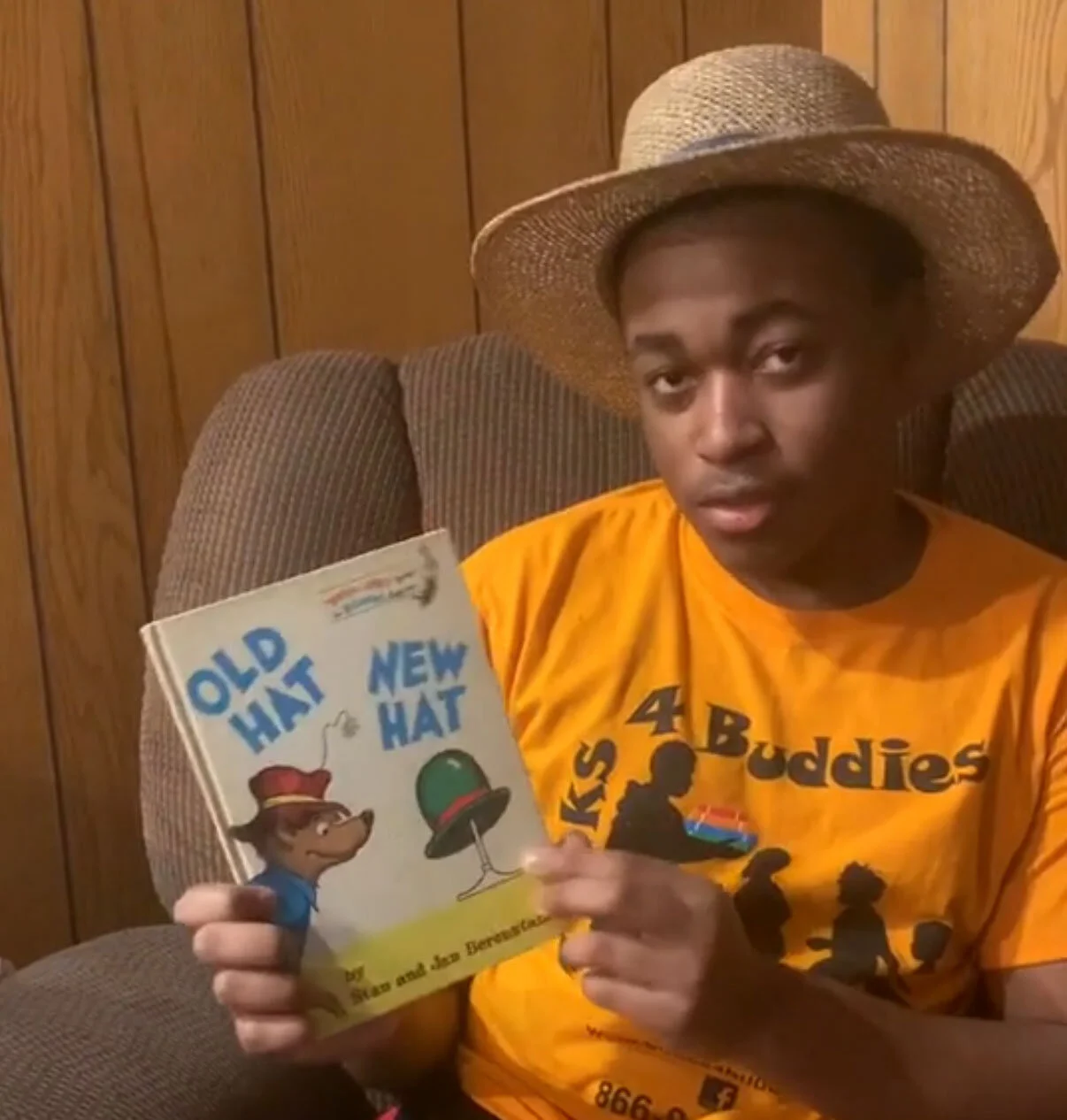 Books 4 Buddies Ambassador reads Old Hat New Hat
