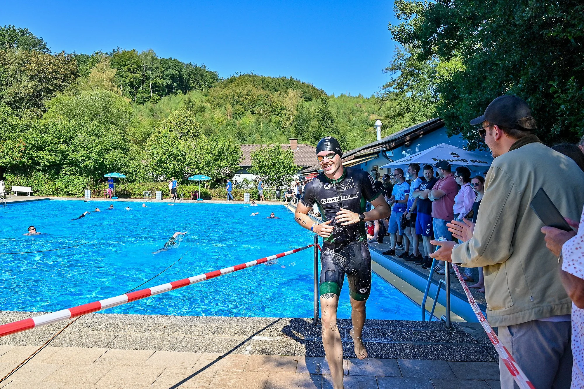 1-Friedrich kommt aus Wasser.jpg