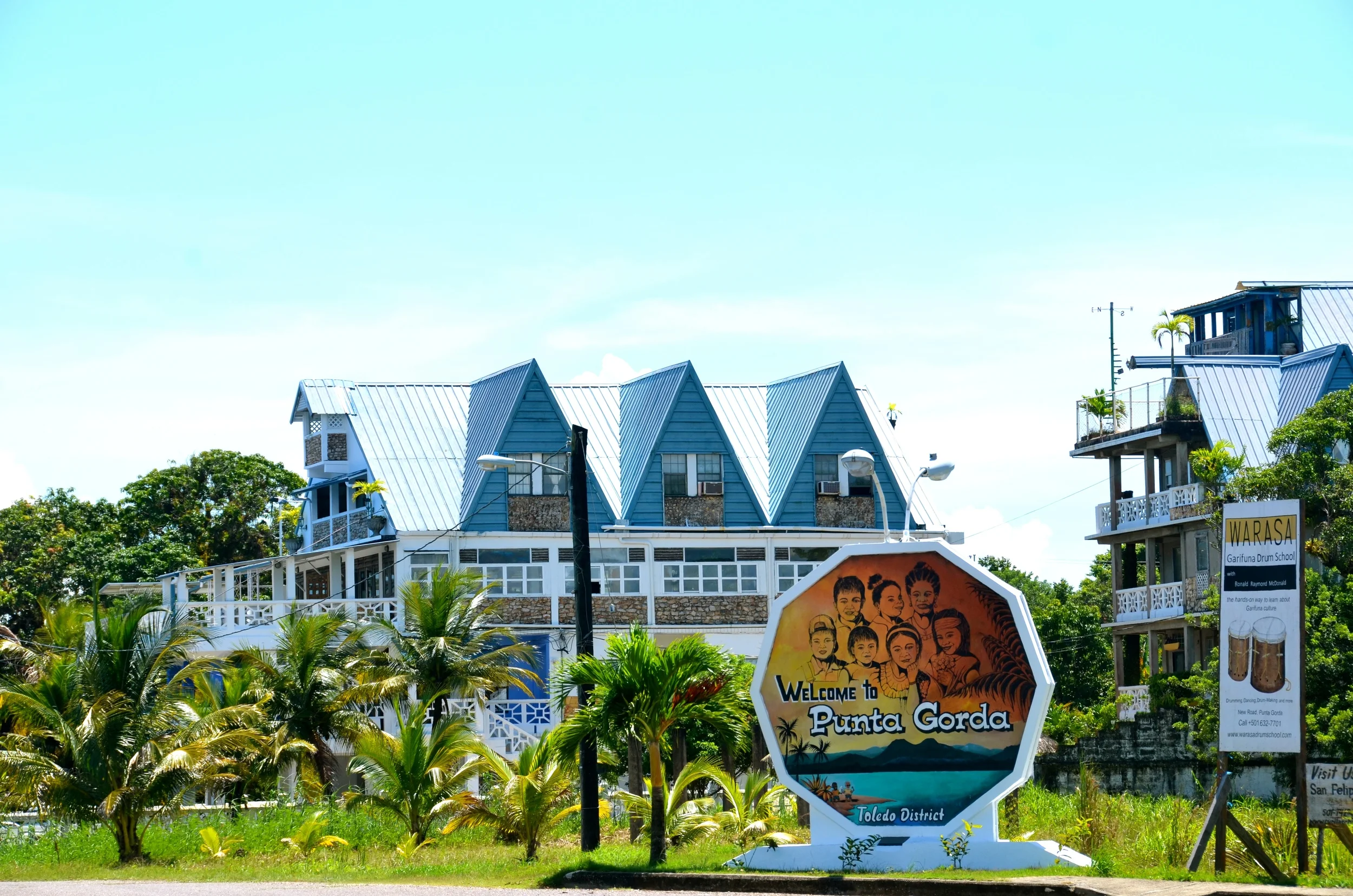 Di Bone Ville Cafe, Sea Front Inn