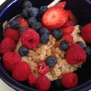 Almond Berry Oatmeal