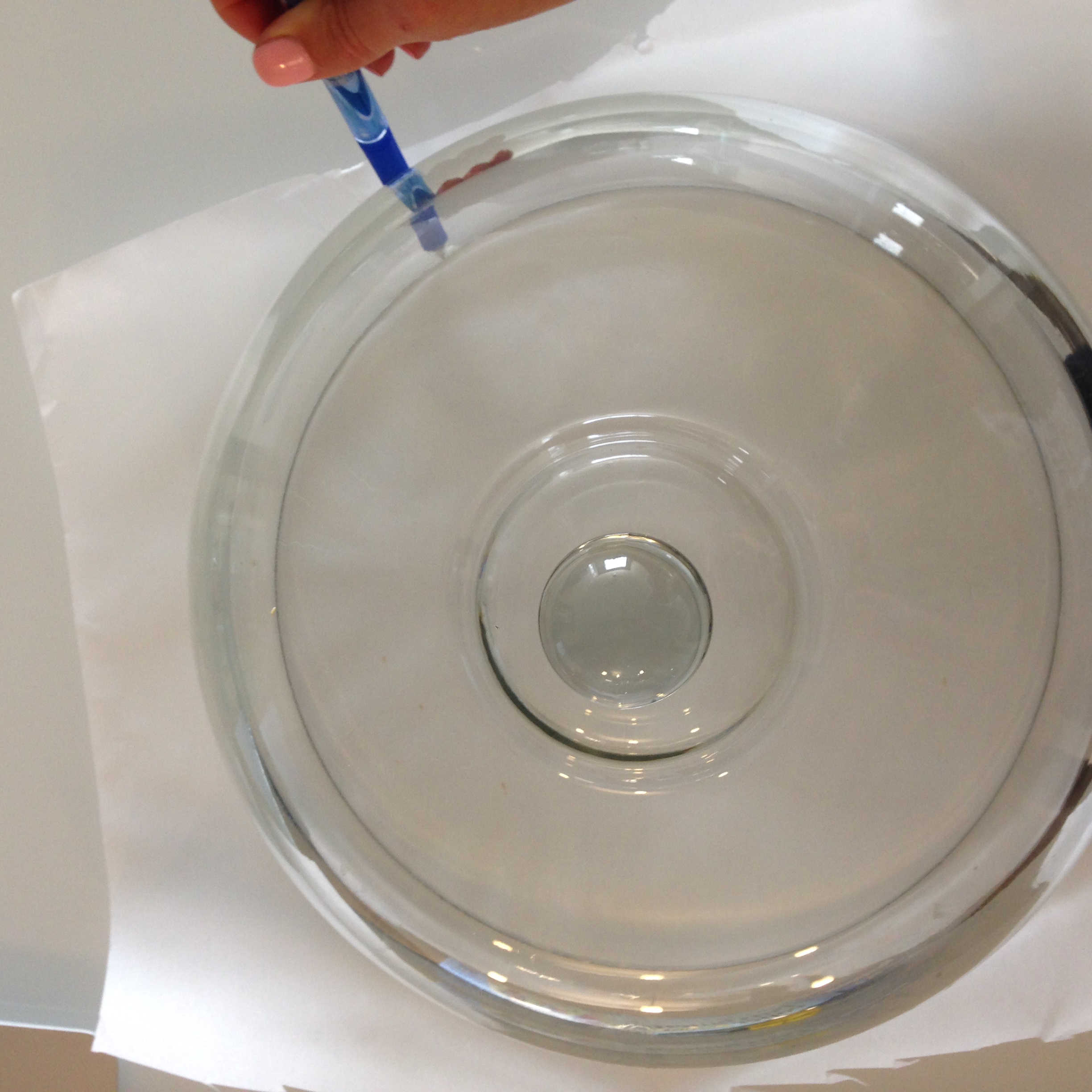I trace the cake stand lid