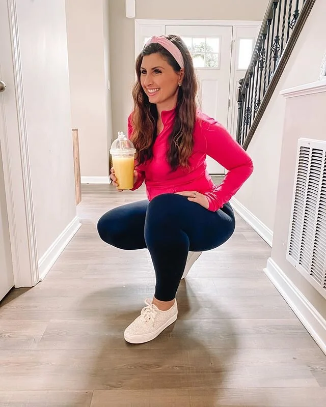 3 TIPS FOR POSING WITH A DRINK