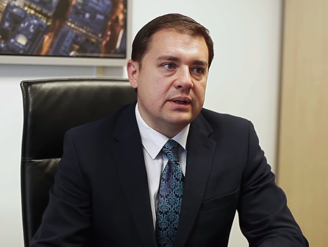 Руслан Косаренко — директор компании Sterling Law & Associates LLP
