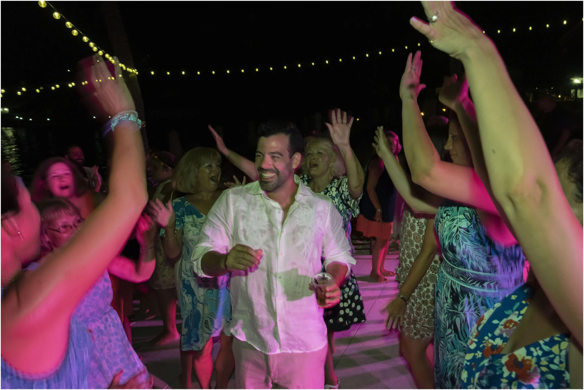 ©FianderFoto_Bermuda_Wedding Photographer_Hamilton_Princess_Brielle_Brandon_054.jpg