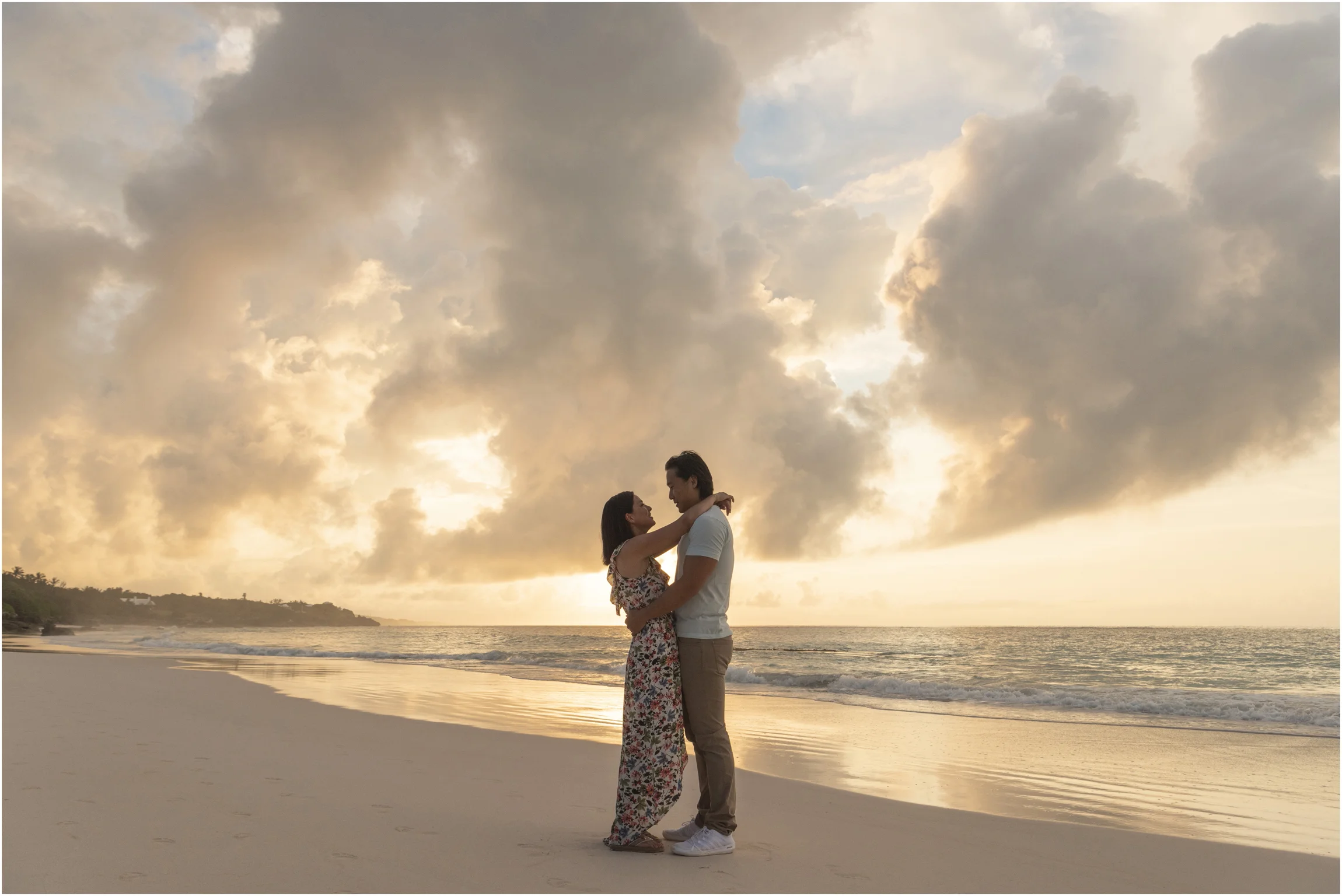 Portrait: May &amp; Yili - Grape Bay &amp; Hamilton Princess - Bermuda