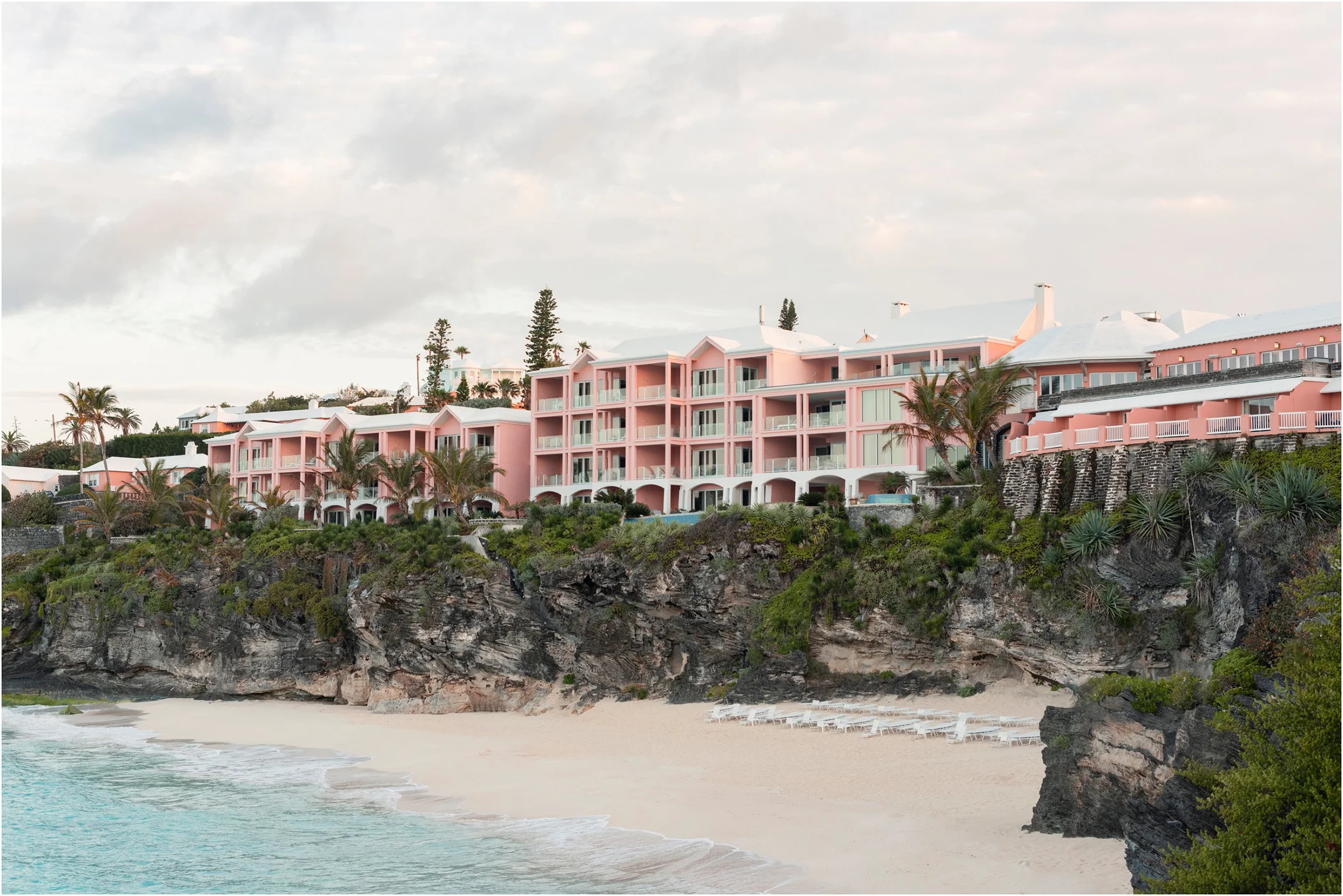 ©FianderFoto_Bermuda_Maternity_Photographer_The Reefs_Jaime__Eric_016.jpg