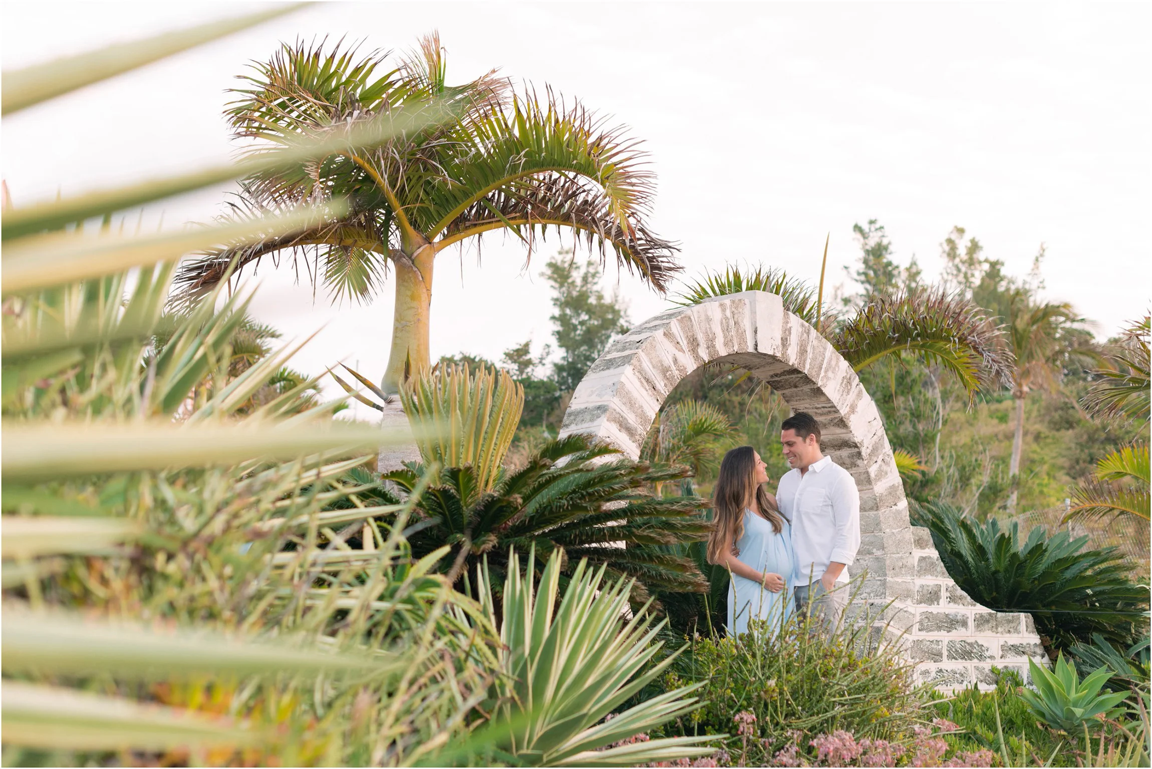 ©FianderFoto_Bermuda_Maternity_Photographer_The Reefs_Jaime__Eric_003.jpg