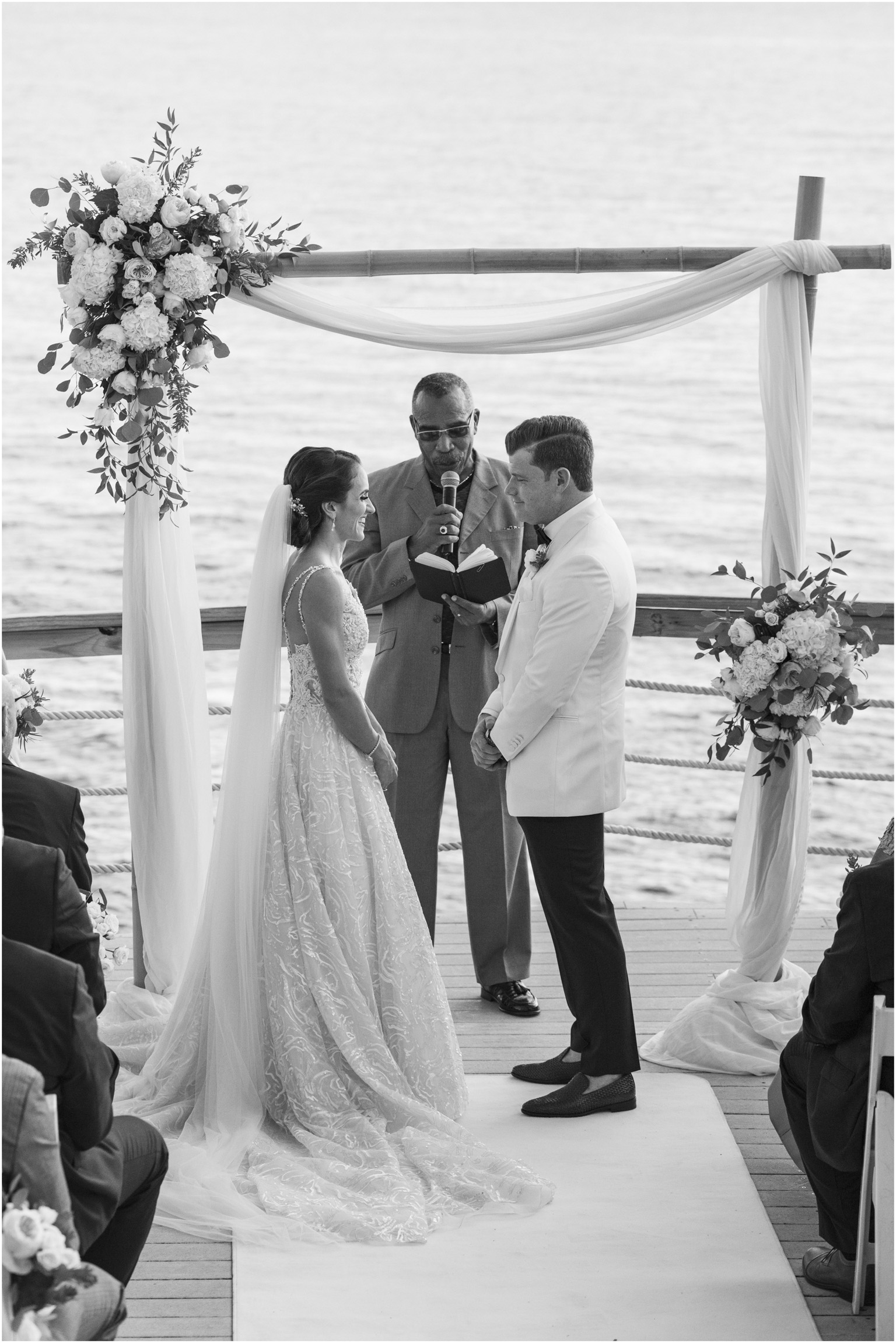 ©Fiander Foto_Bermuda Wedding Photographer_The Reefs_Taylor_Tedd_096.jpg