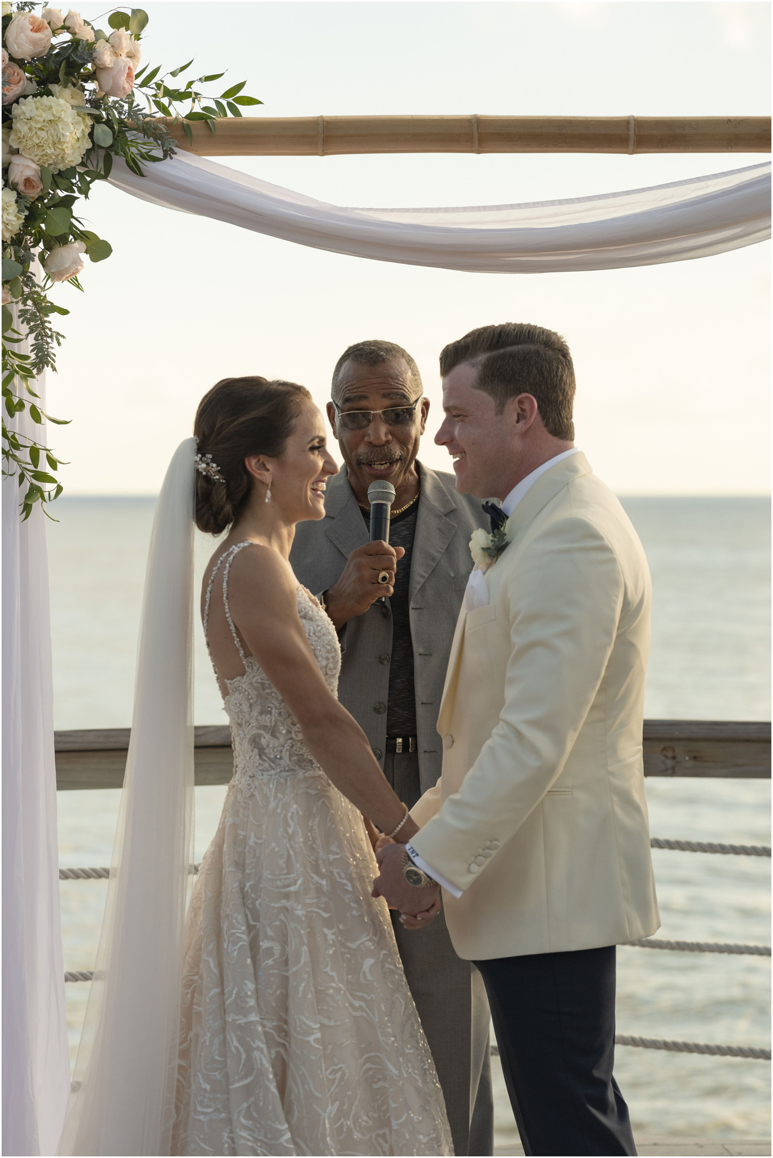 ©Fiander Foto_Bermuda Wedding Photographer_The Reefs_Taylor_Tedd_108.jpg