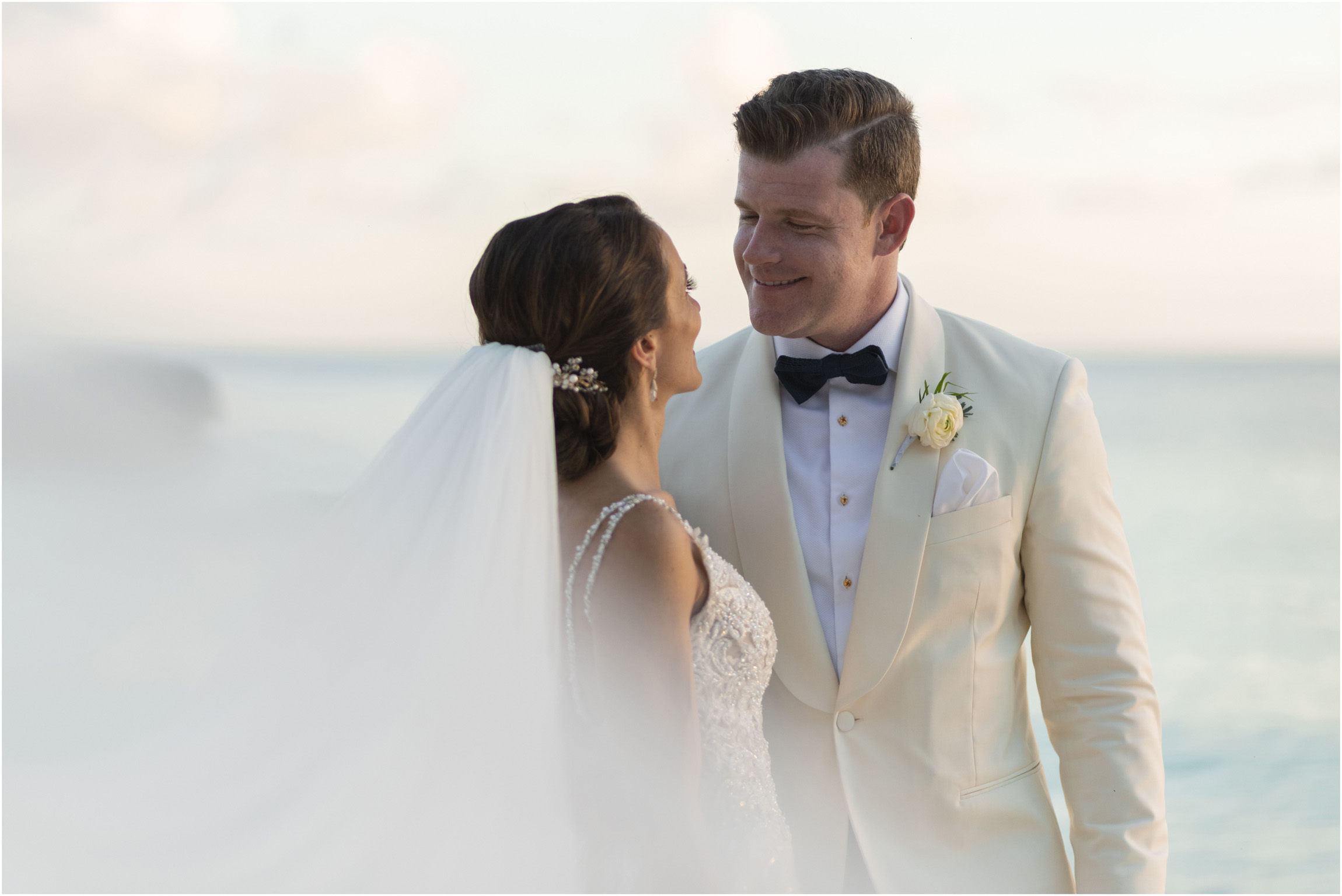 ©Fiander Foto_Bermuda Wedding Photographer_The Reefs_Taylor_Tedd_137.jpg