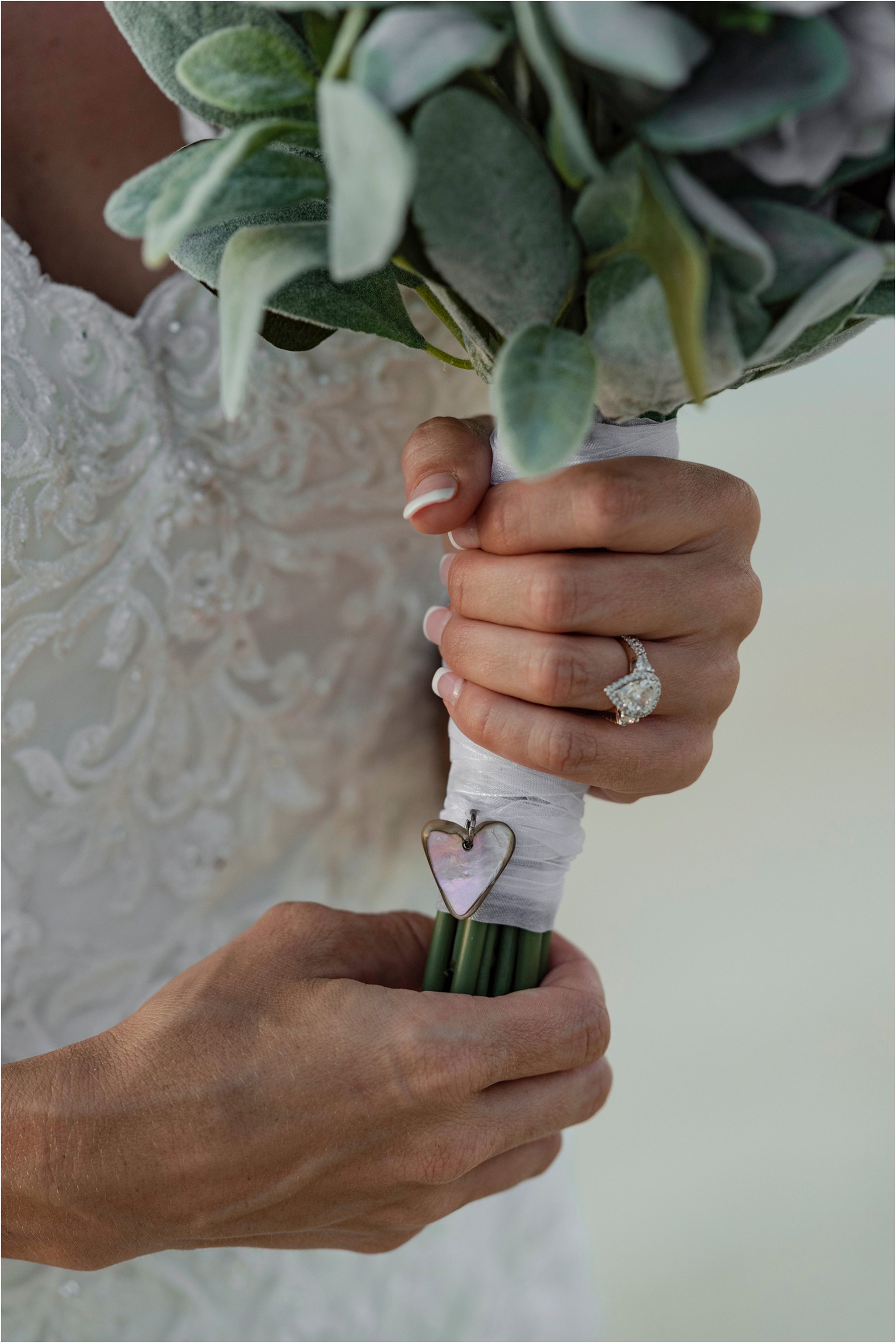 ©FianderFoto_Destination_Wedding_Photographer_Bermuda_Wedding_Photographer_Jaclyn_Anthony__Grotto Bay_121.jpg