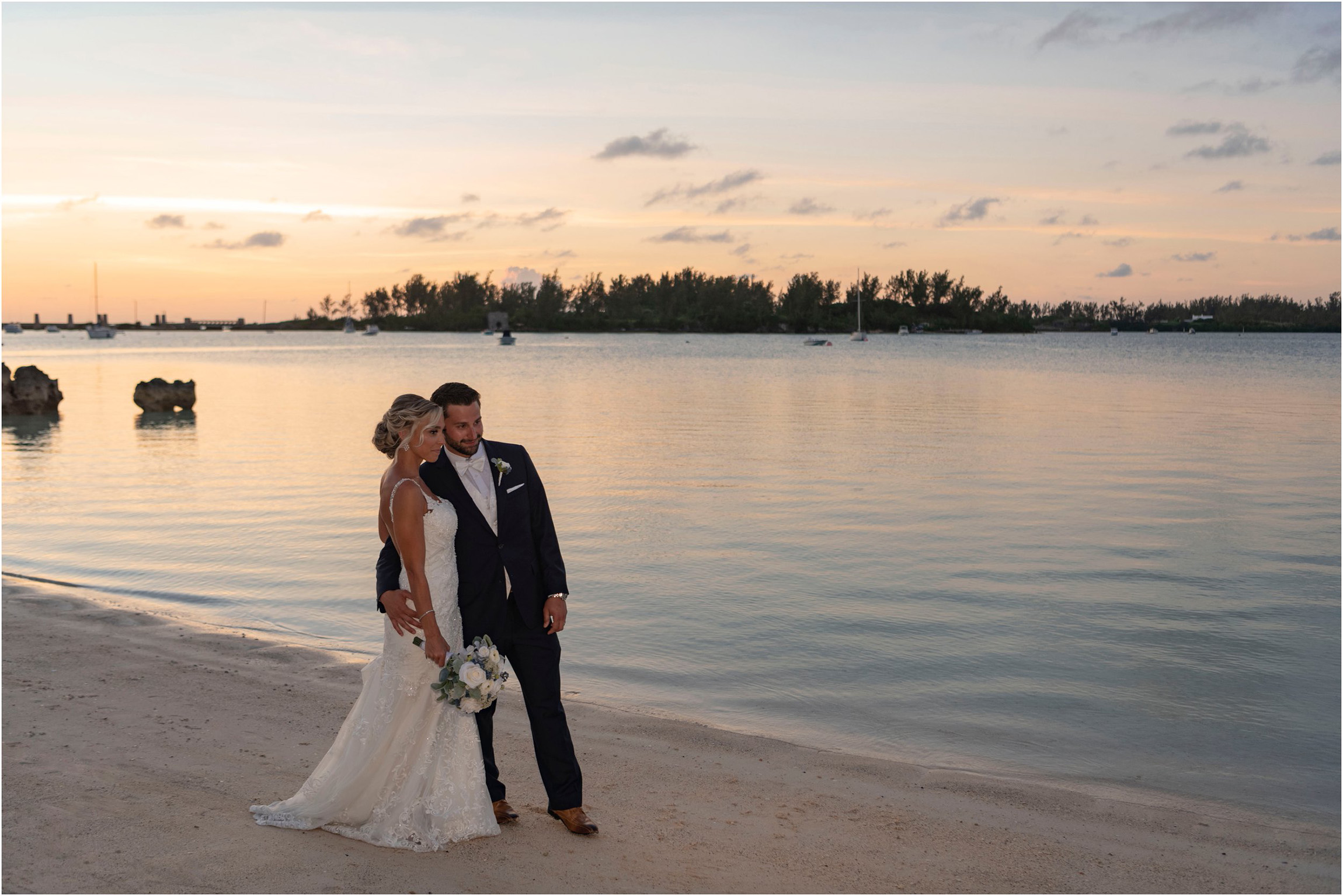 ©FianderFoto_Destination_Wedding_Photographer_Bermuda_Wedding_Photographer_Jaclyn_Anthony__Grotto Bay_122.jpg