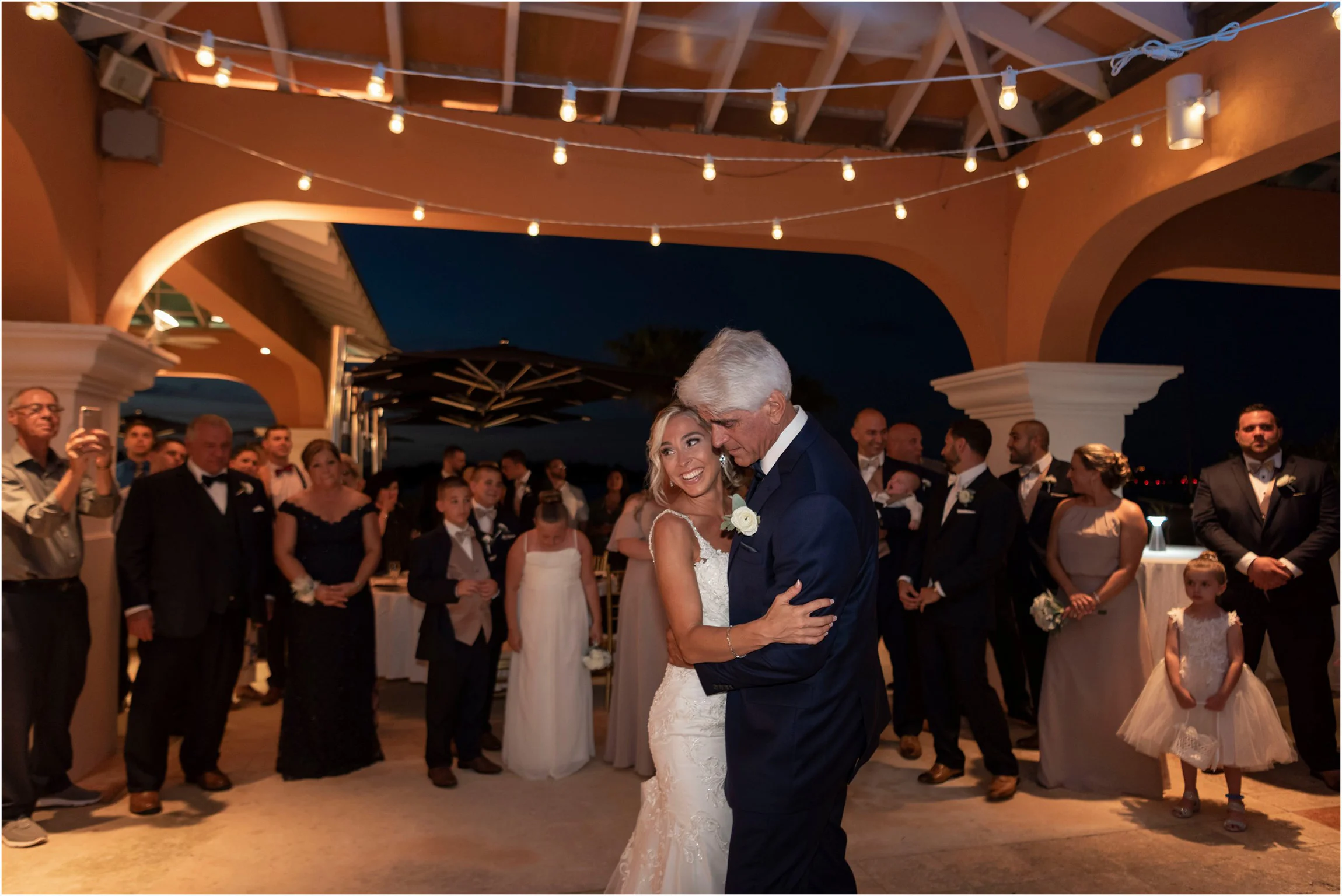©FianderFoto_Destination_Wedding_Photographer_Bermuda_Wedding_Photographer_Jaclyn_Anthony__Grotto Bay_130.jpg